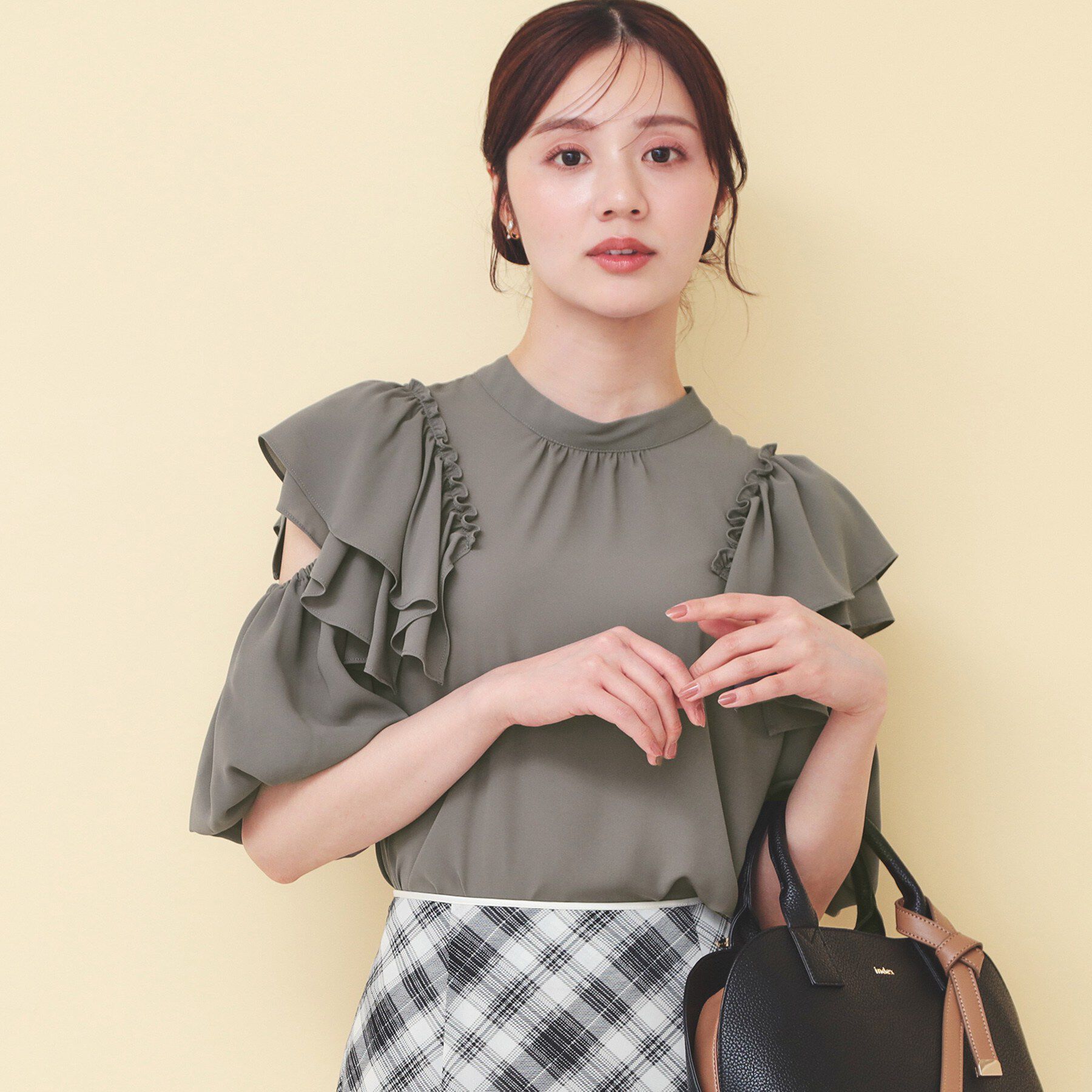 index「フリルスリットバルーンスリーブブラウス【洗濯機OK/イージーアイロン/防シワ】」|シャツ・ブラウス|チャコールグレー(0