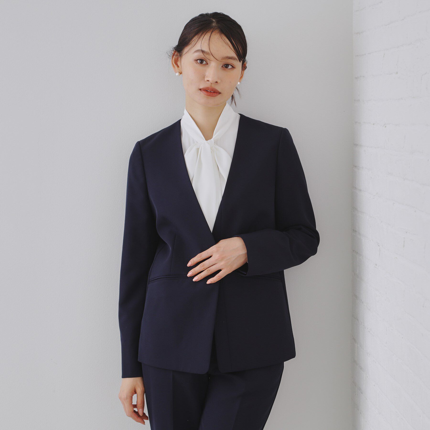 OPAQUE.CLIP「《通勤・セレモニー/セットアップ対応》Vネックジャケット/ダブルクロス【洗濯機洗い可】」|ノーカラージャケット|