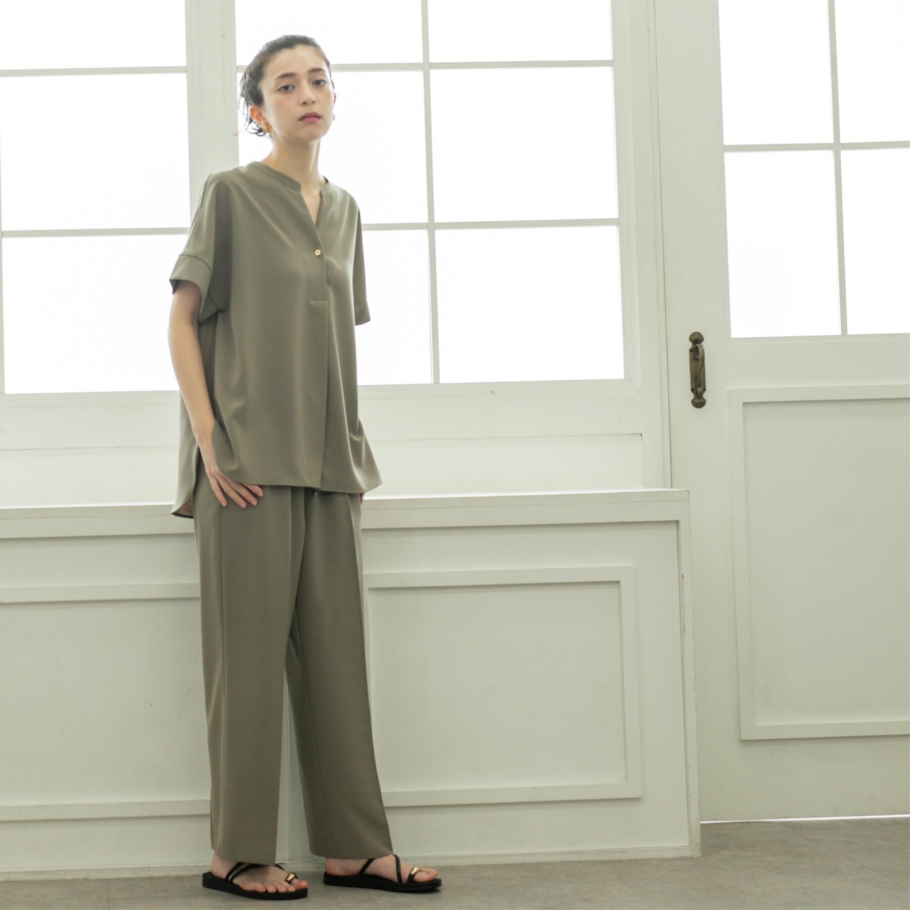 OPAQUE.CLIP「《5色展開/SS-LLサイズ》スキッパー金ボタンブラウス/セットアップ対応【防シワ/ストレッチ/洗濯」|シャツ・ブラウス|