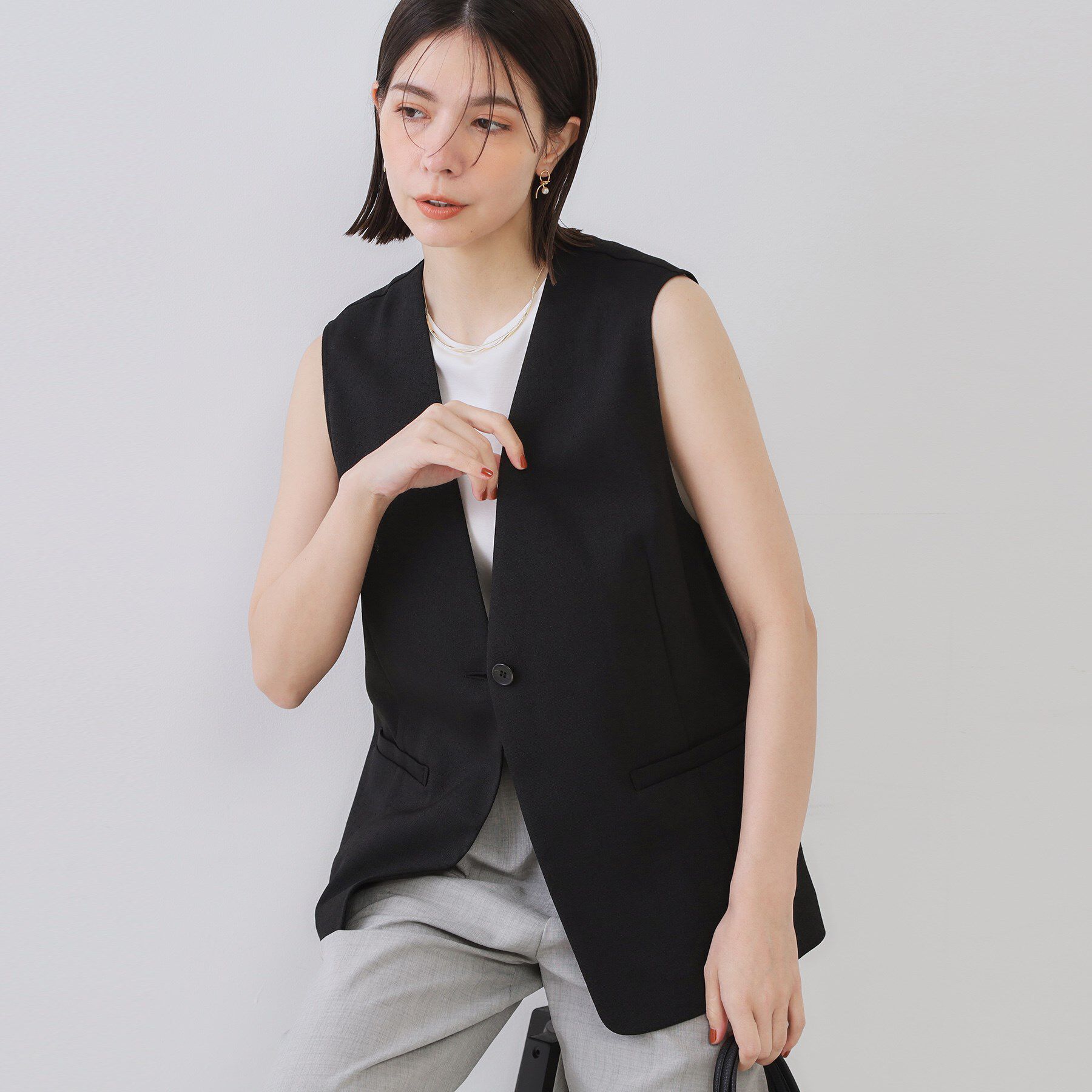 OPAQUE.CLIP「リネンライクVネックジレ【洗濯機洗い可】」|ベスト・ジレ|