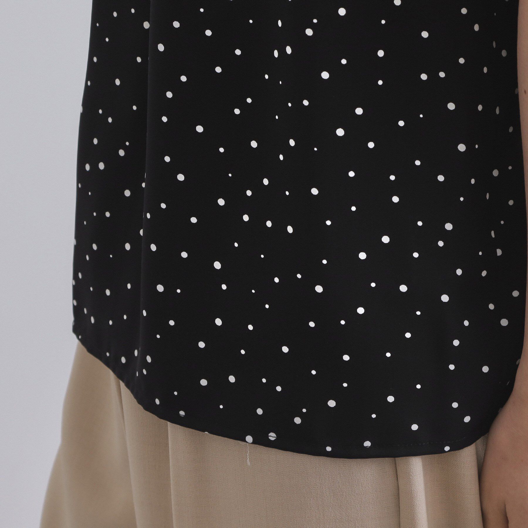 OPAQUE.CLIP「ランダムドットフリルブラウス【洗濯機洗い可】」|シャツ・ブラウス|