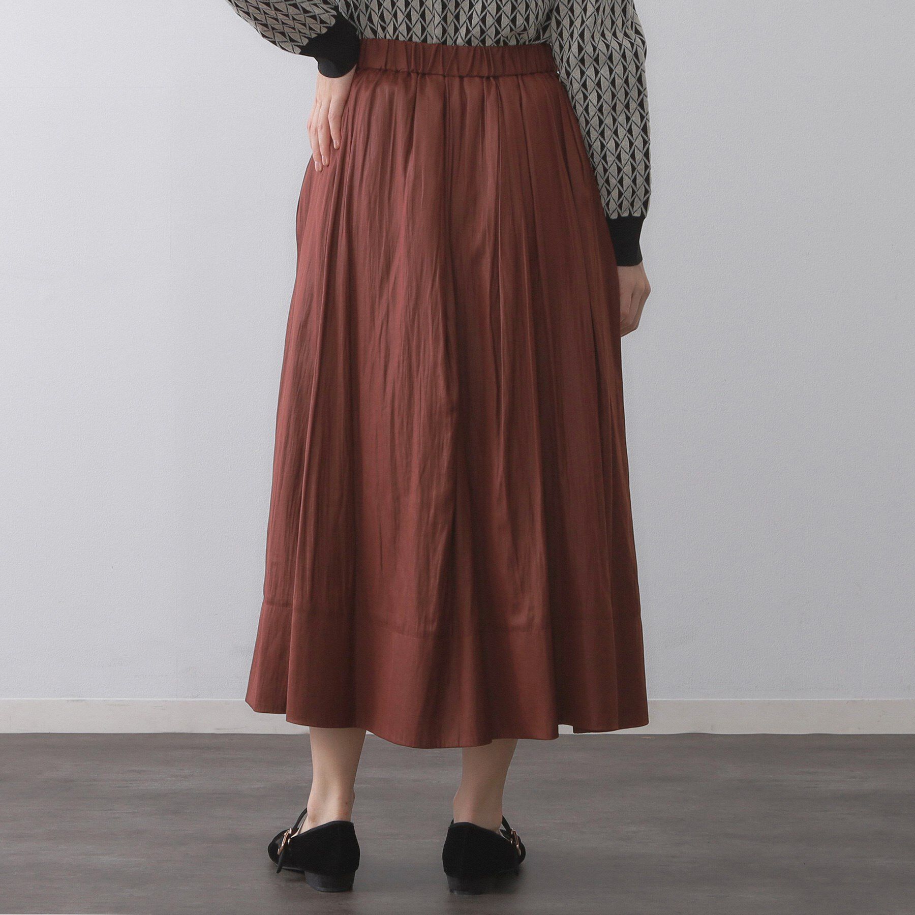 OPAQUE.CLIP「レザーライクタックフレアスカート【洗濯機洗い可】」|スカート|