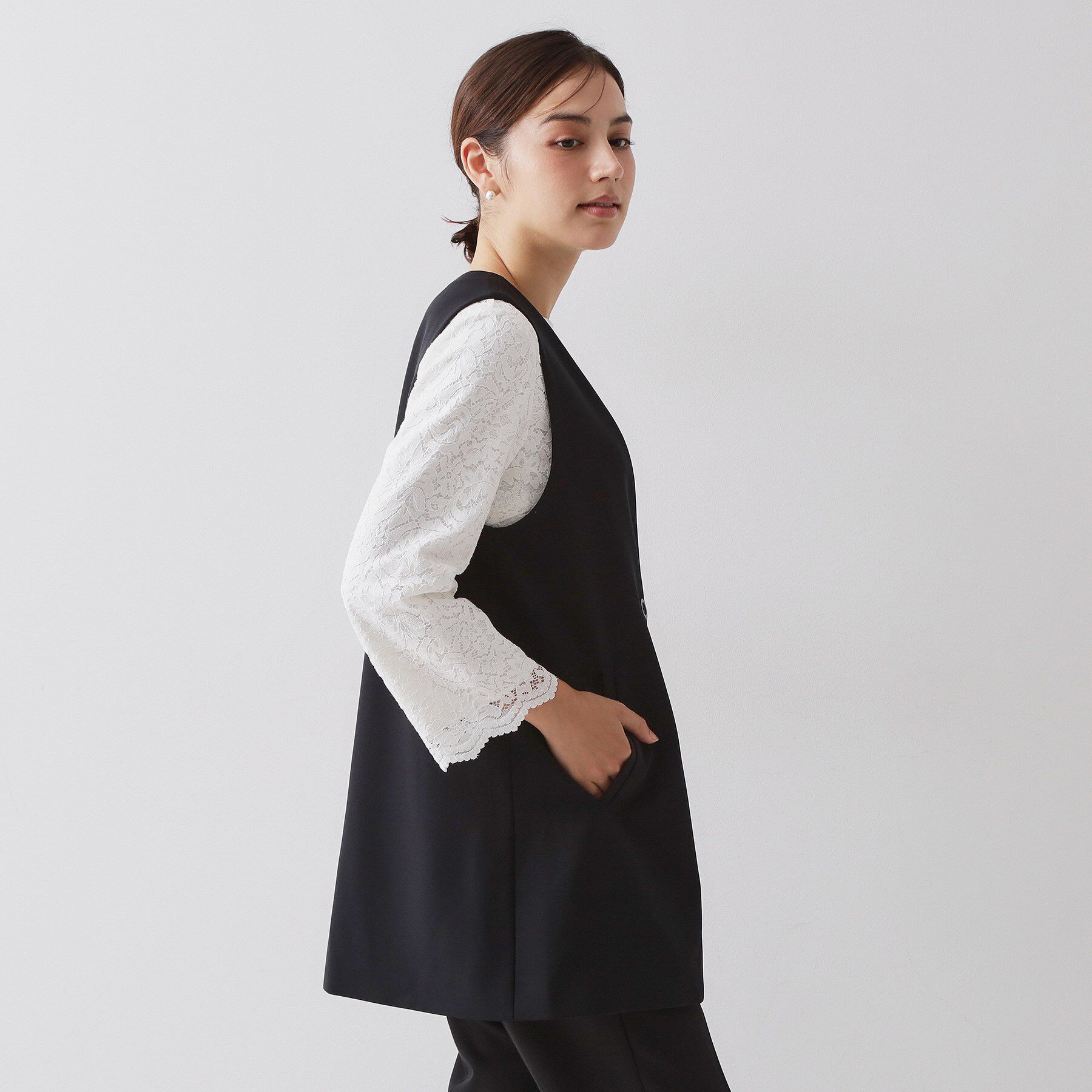 OPAQUE.CLIP「≪通勤・セレモニー対応≫Vネックミドルジレ【洗濯機OK】」|ベスト・ジレ|