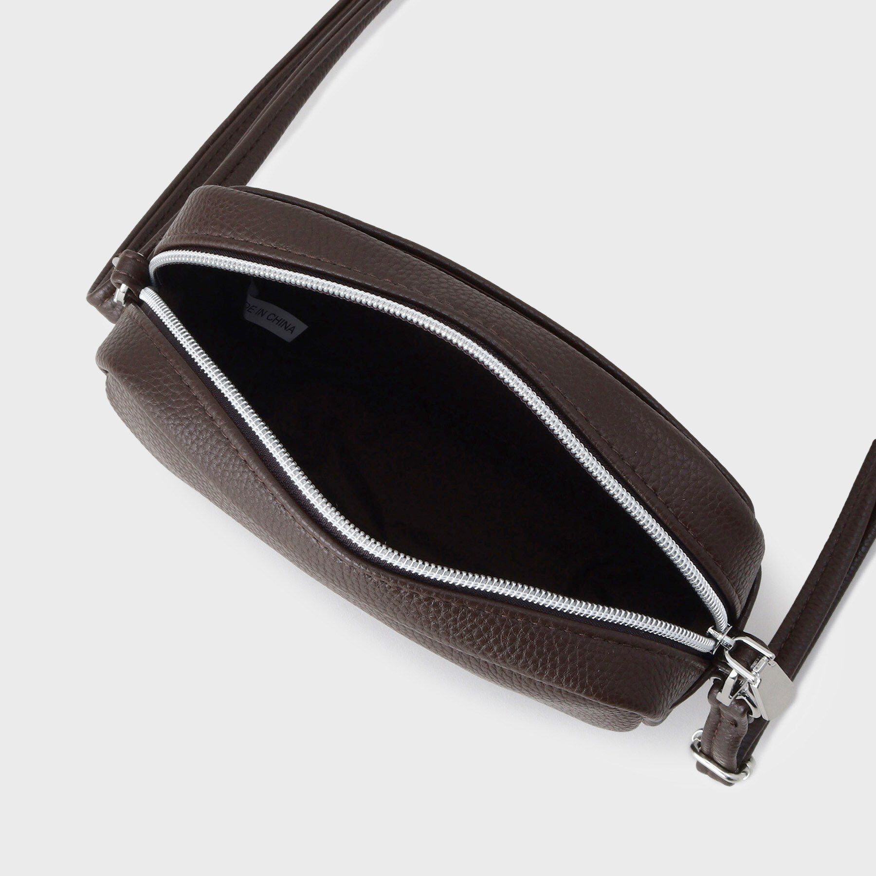 OPAQUE.CLIP「シュリンク合皮スクエアミニショルダーバッグ【軽量／長さ調整可能】」|ショルダー・メッセンジャー|