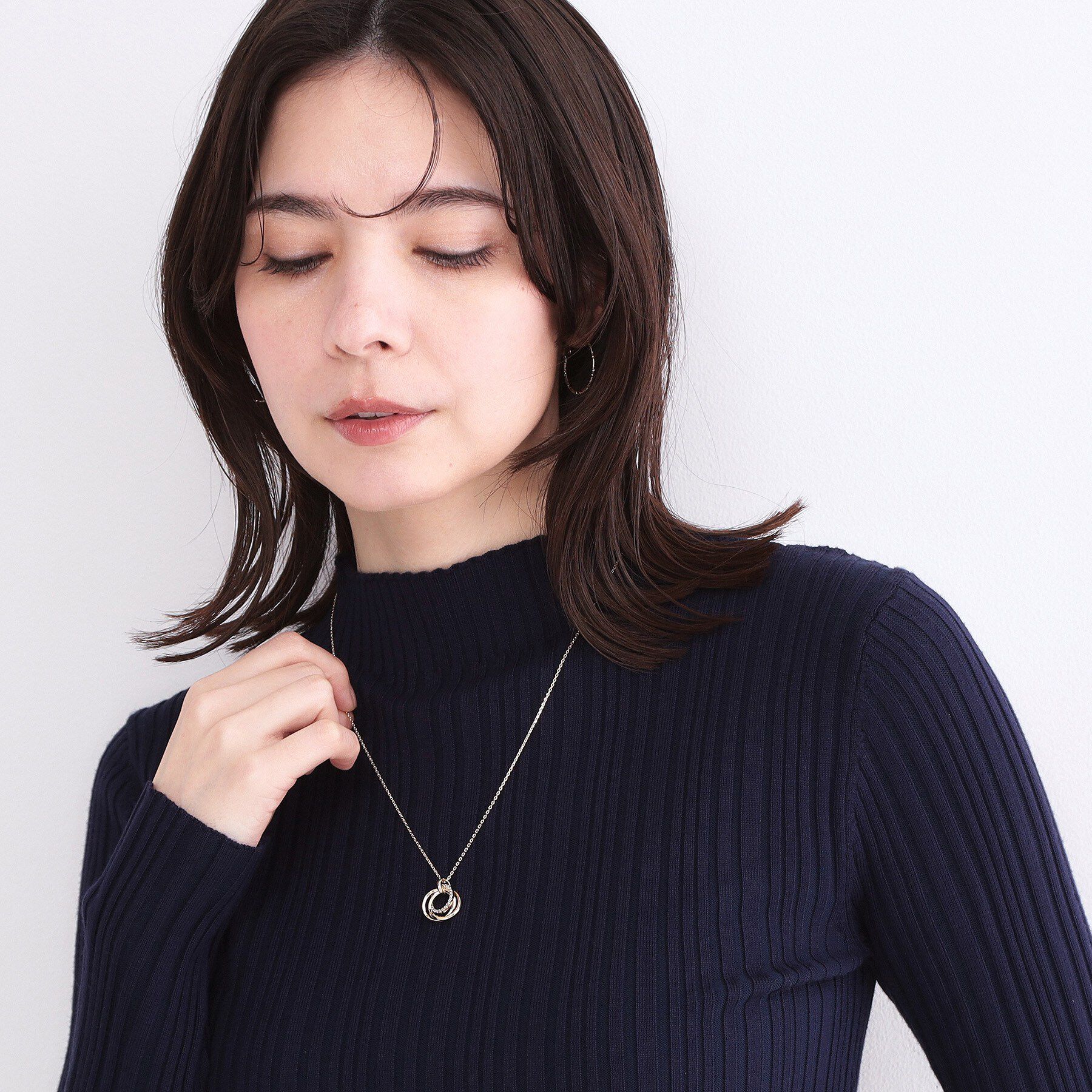 OPAQUE.CLIP「メタル&times;ビジュー3連リング ネックレス」|ネックレス|