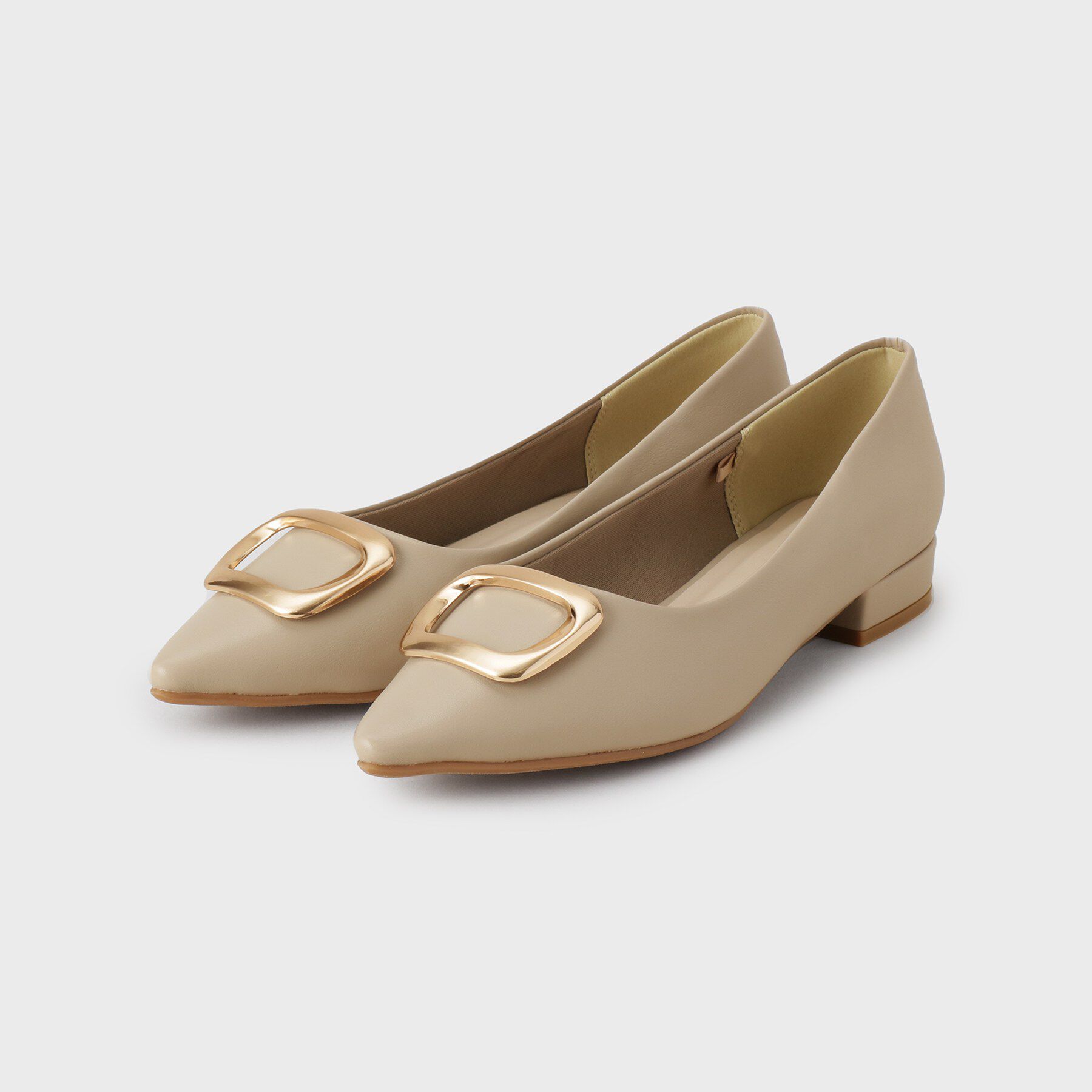 OPAQUE.CLIP「デザインバックル付ポインテッドフラットパンプス」|パンプス|