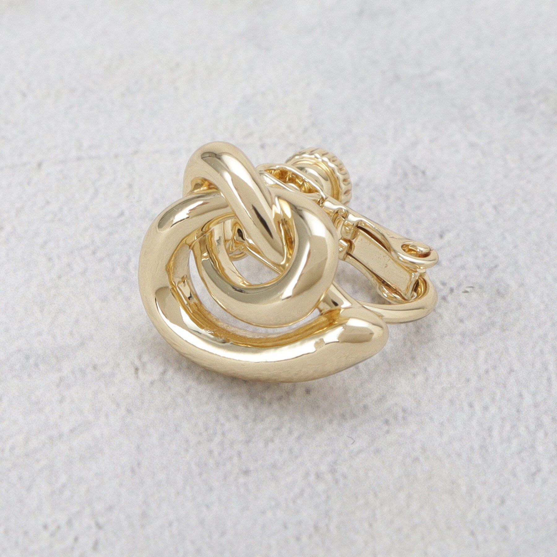 OPAQUE.CLIP「ニュアンスハ－トノットメタルイヤリング」|イヤリング|