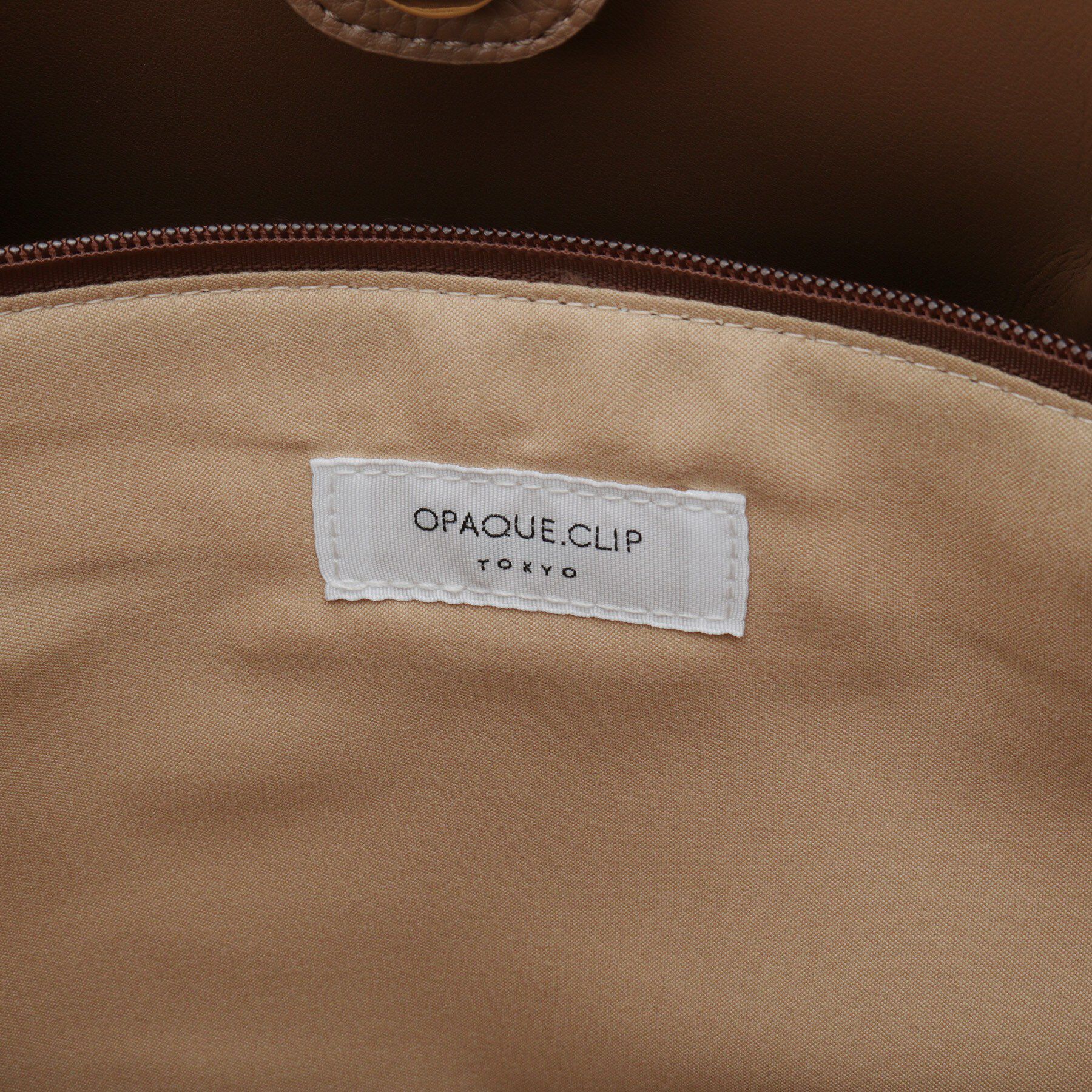 OPAQUE.CLIP「ベルトデザイン軽量シュリンク合皮A4トート」|トートバッグ|