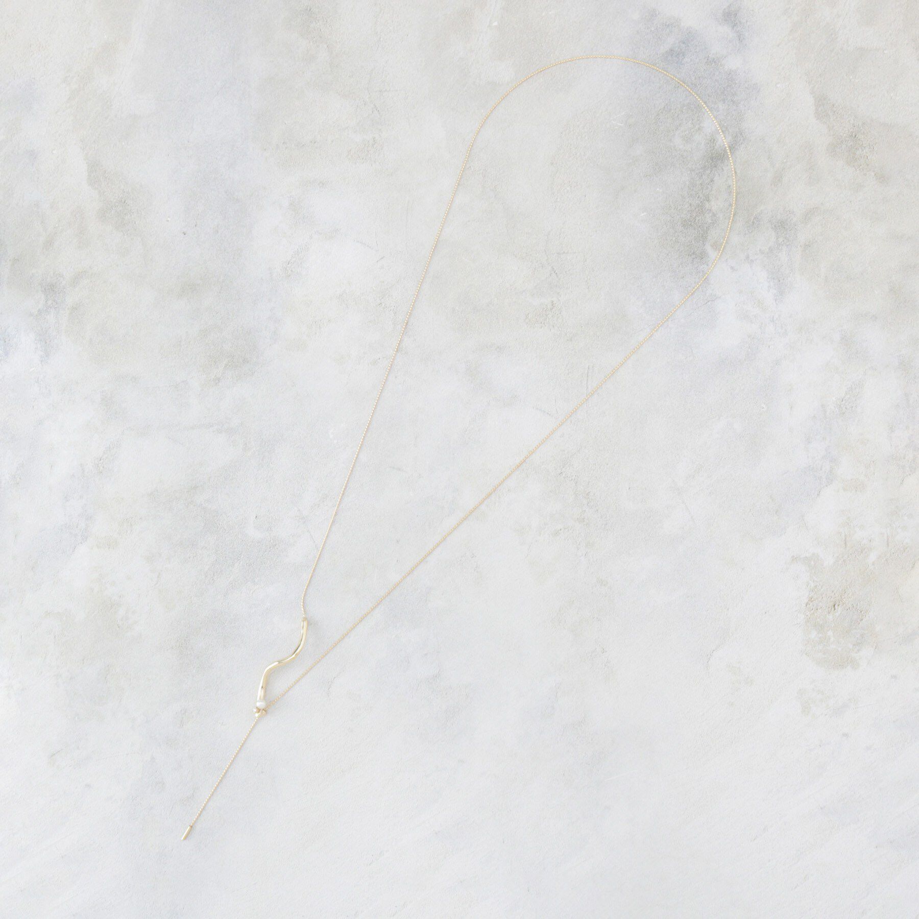 OPAQUE.CLIP「カーブメタル&times;ミニパール調ビジュースライドネックレス」|ネックレス|