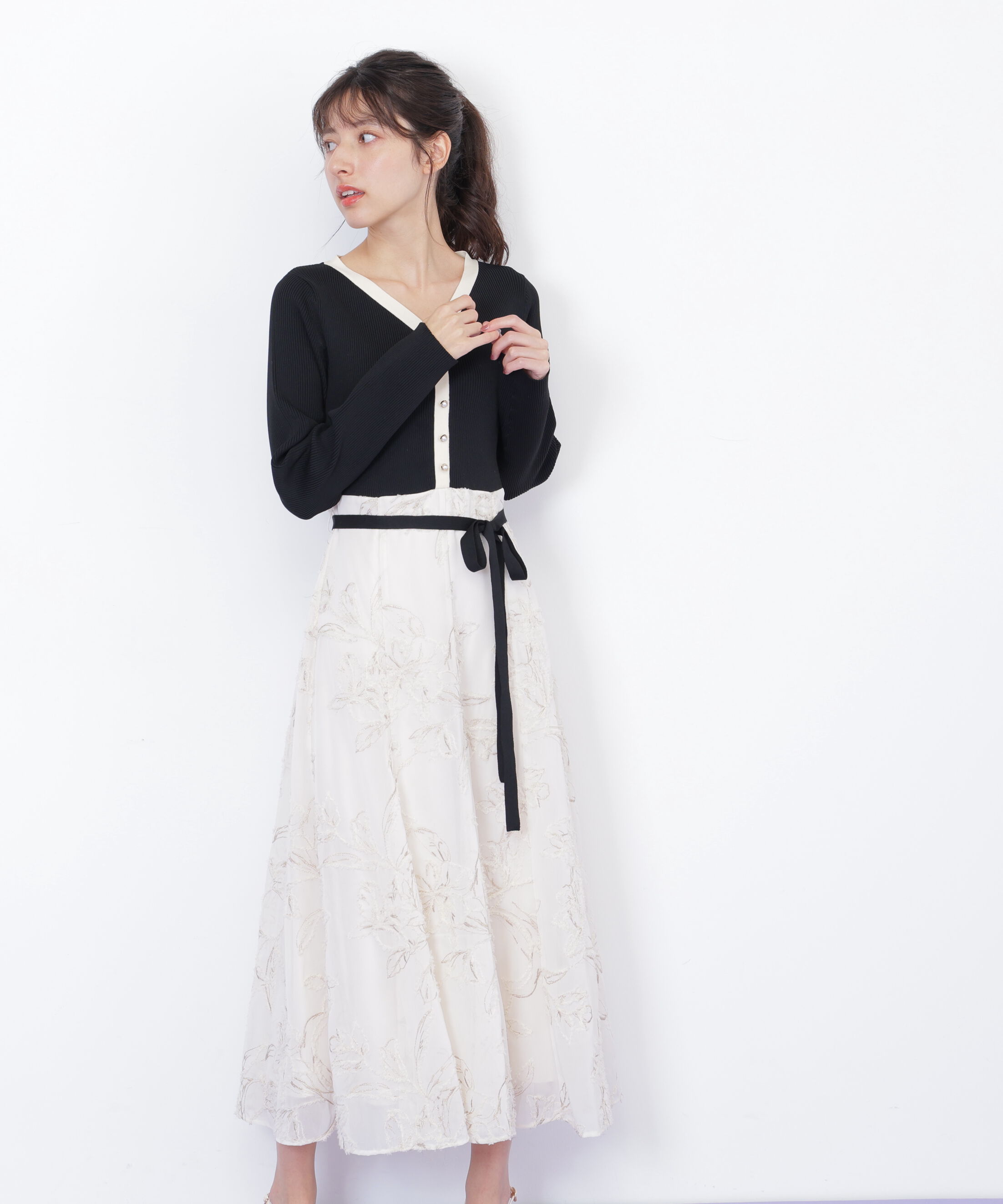  「モール刺繍ドッキングニットワンピース」|ワンピース|