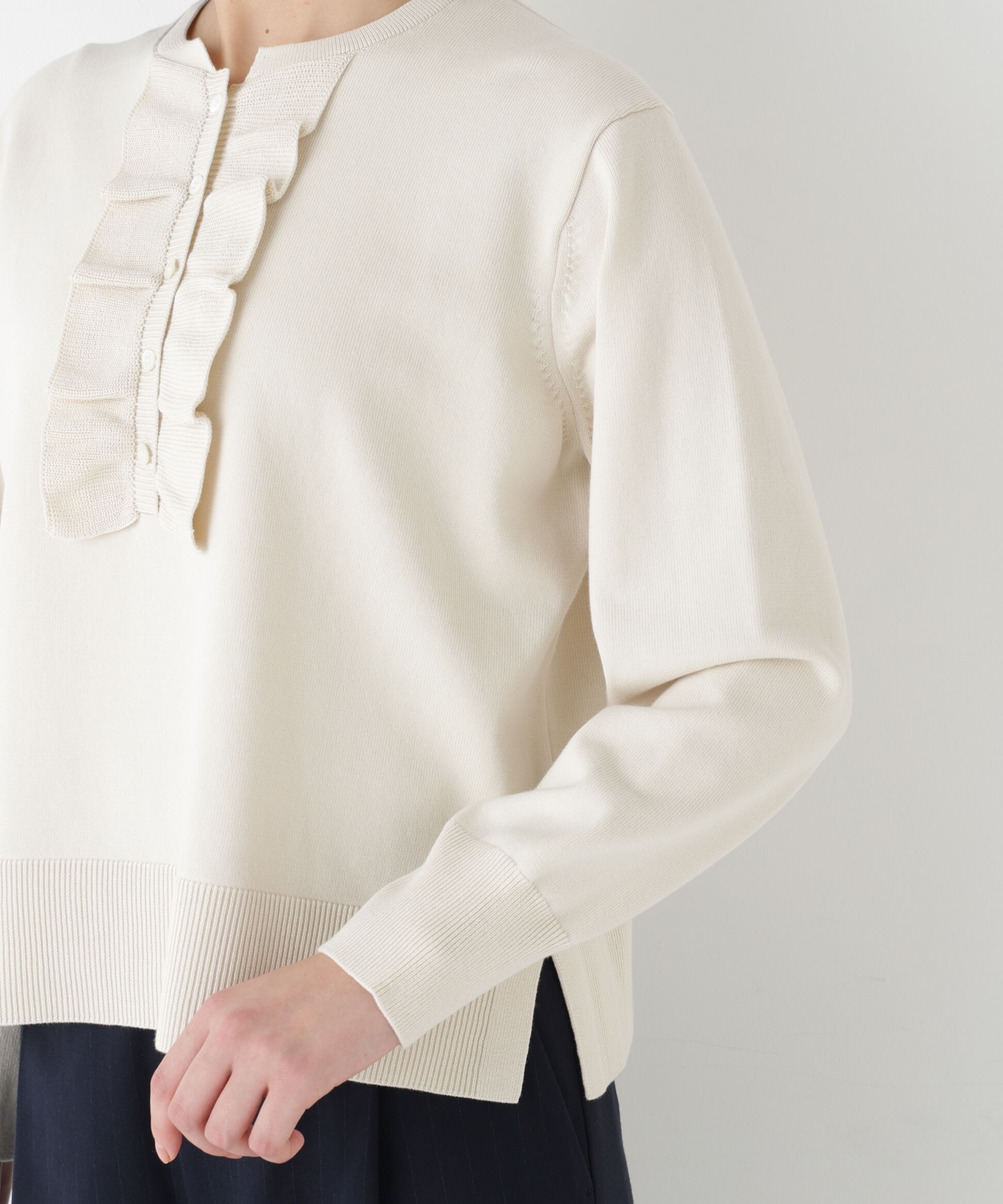  「◆オーガニックコットン混プレーティング前立フリルプルオーバー」|ニット・セーター|