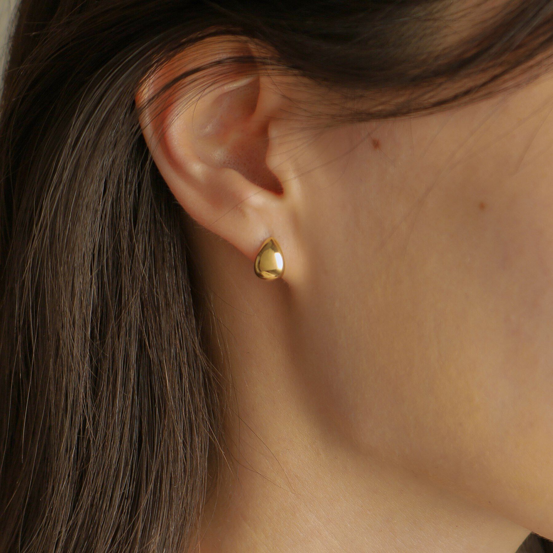 COCOSHNIK「K18ペアシェイプフープ ワンタッチピアス」|ピアス|