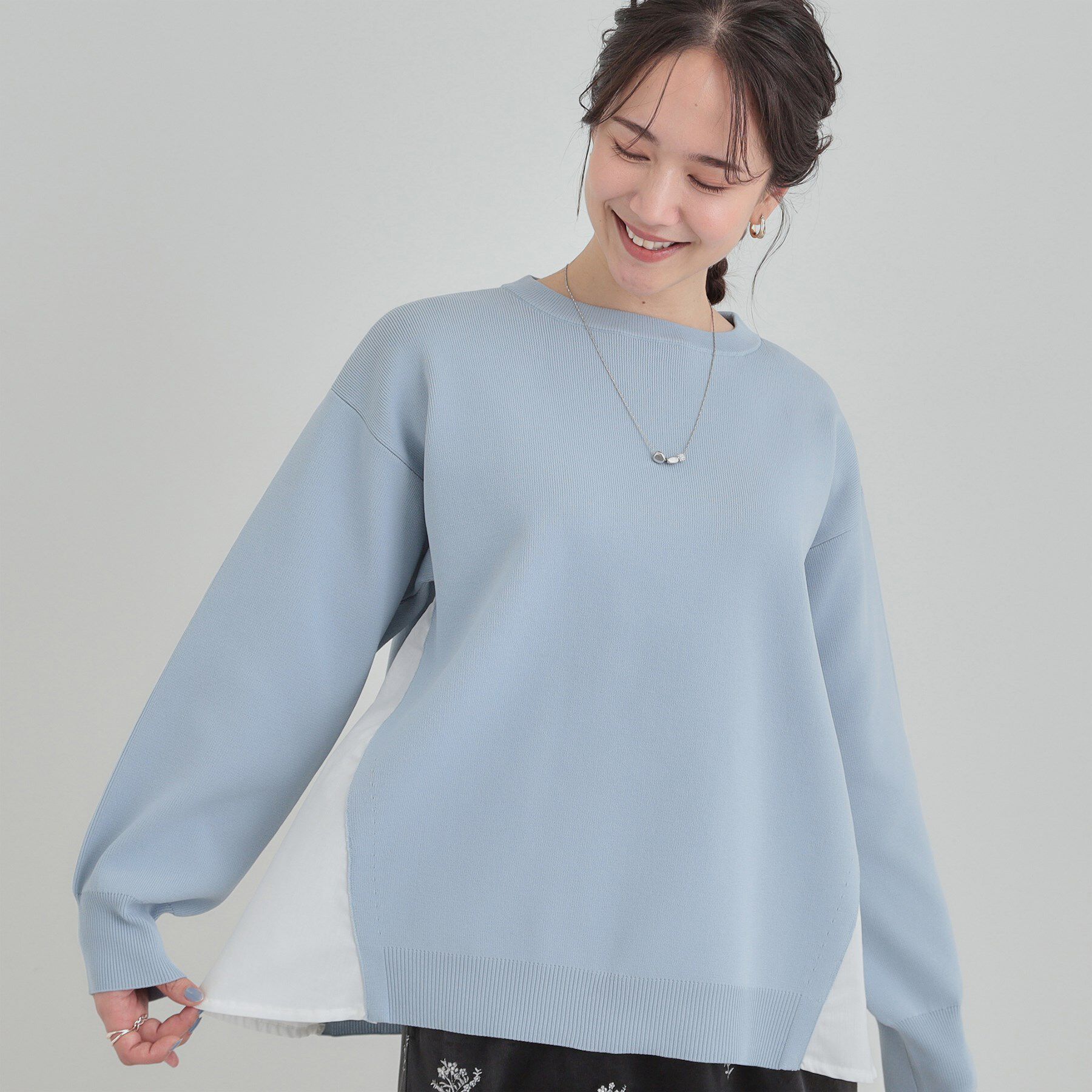 SHOO･LA･RUE「【洗濯機可/S-LL/体型カバー】横姿もきれい見え スポンディッシュ Aライントップス」|ニット・セーター|サックスブルー(09