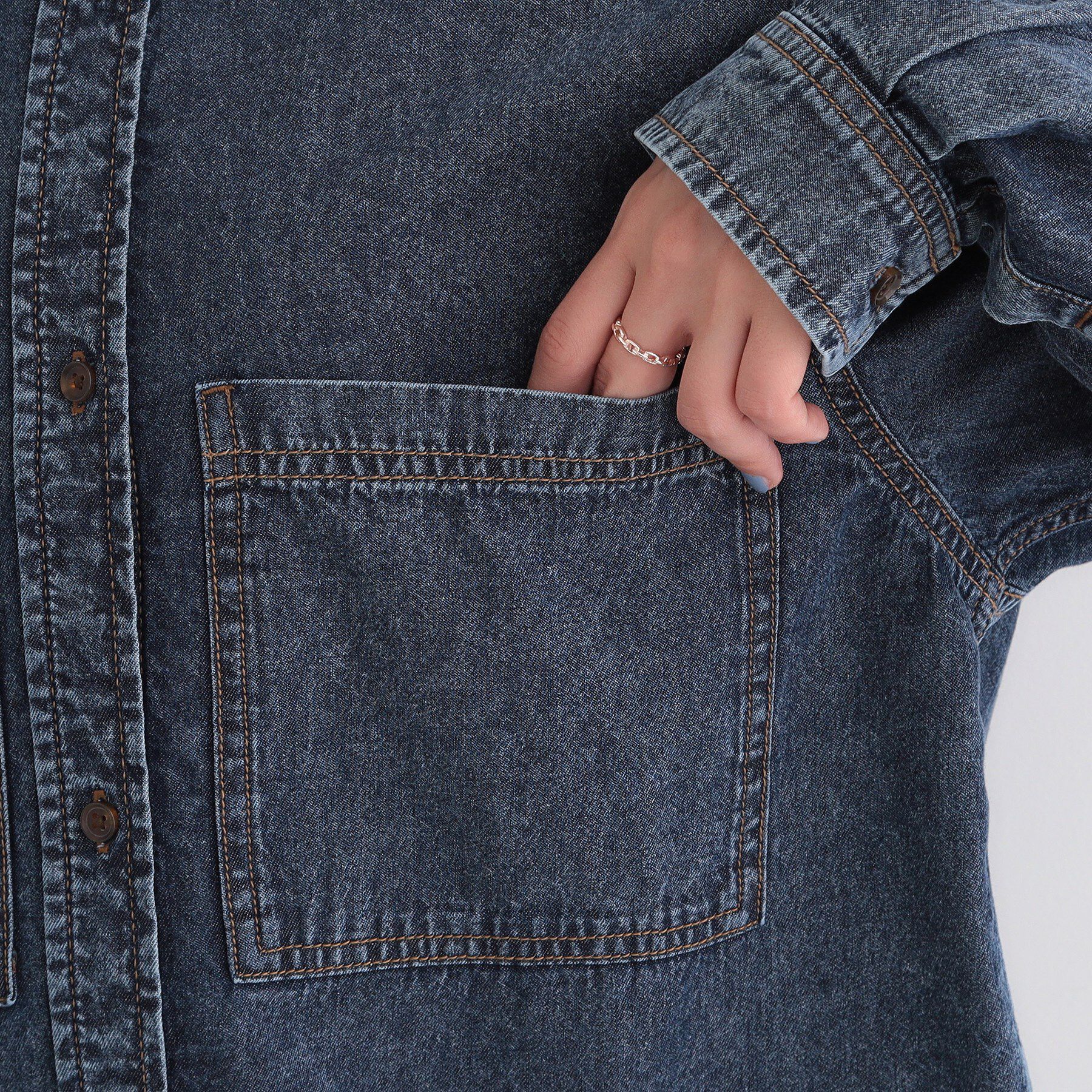 SHOO･LA･RUE「【洗濯機可/体型カバー】こなれ感をプラスする ライトオンスデニムシャツ」|シャツ・ブラウス|