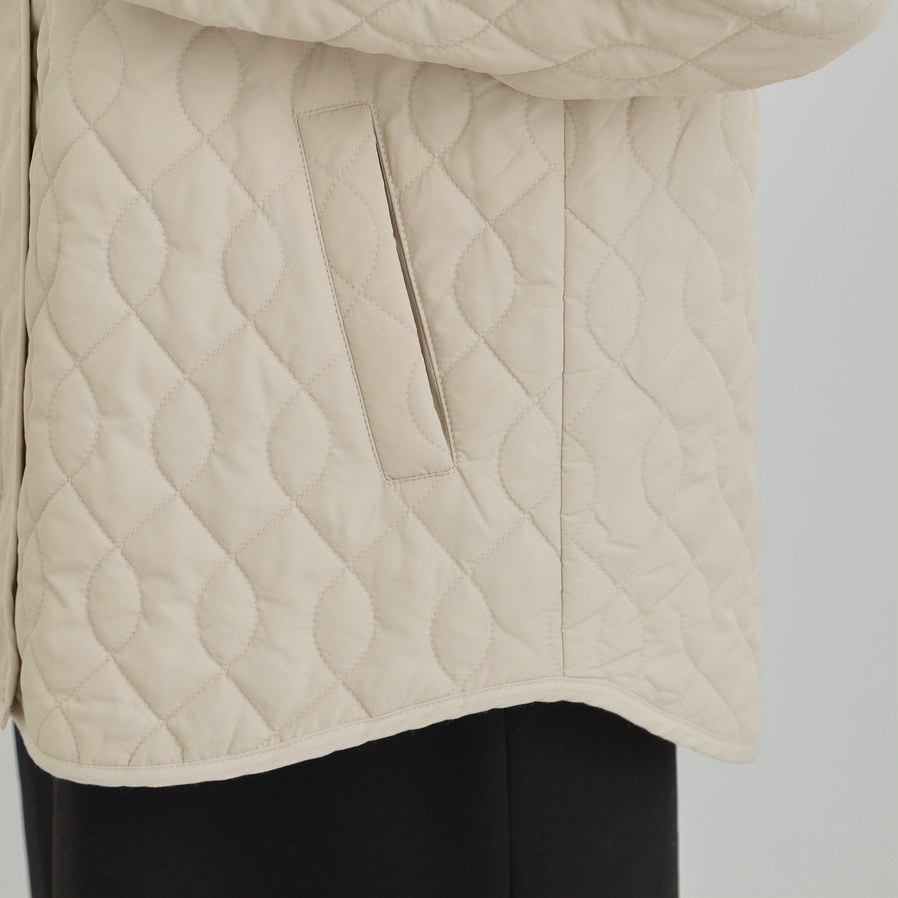 SHOO･LA･RUE「【洗濯機可/S-LL/撥水】ゴールドパーツで上品に 大人が着たい ノーカラーキルトジャケット」|ノーカラージャケット|