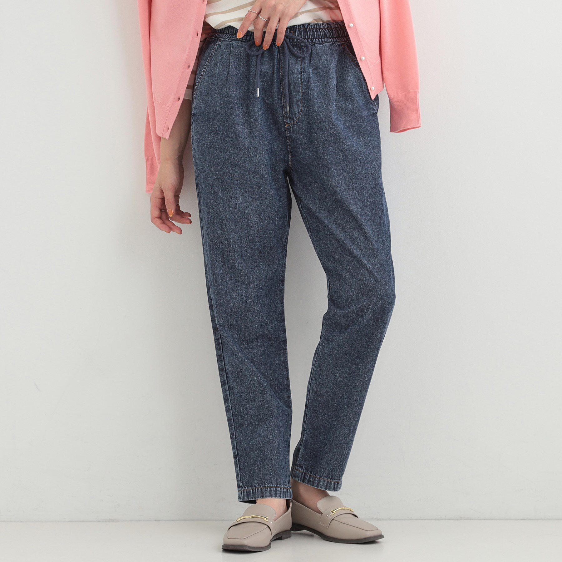 SHOO･LA･RUE「【ライトオンスデニム/S-LL】柔らからくらく イージーデニムテーパードパンツ」|デニム|ブルー(093)