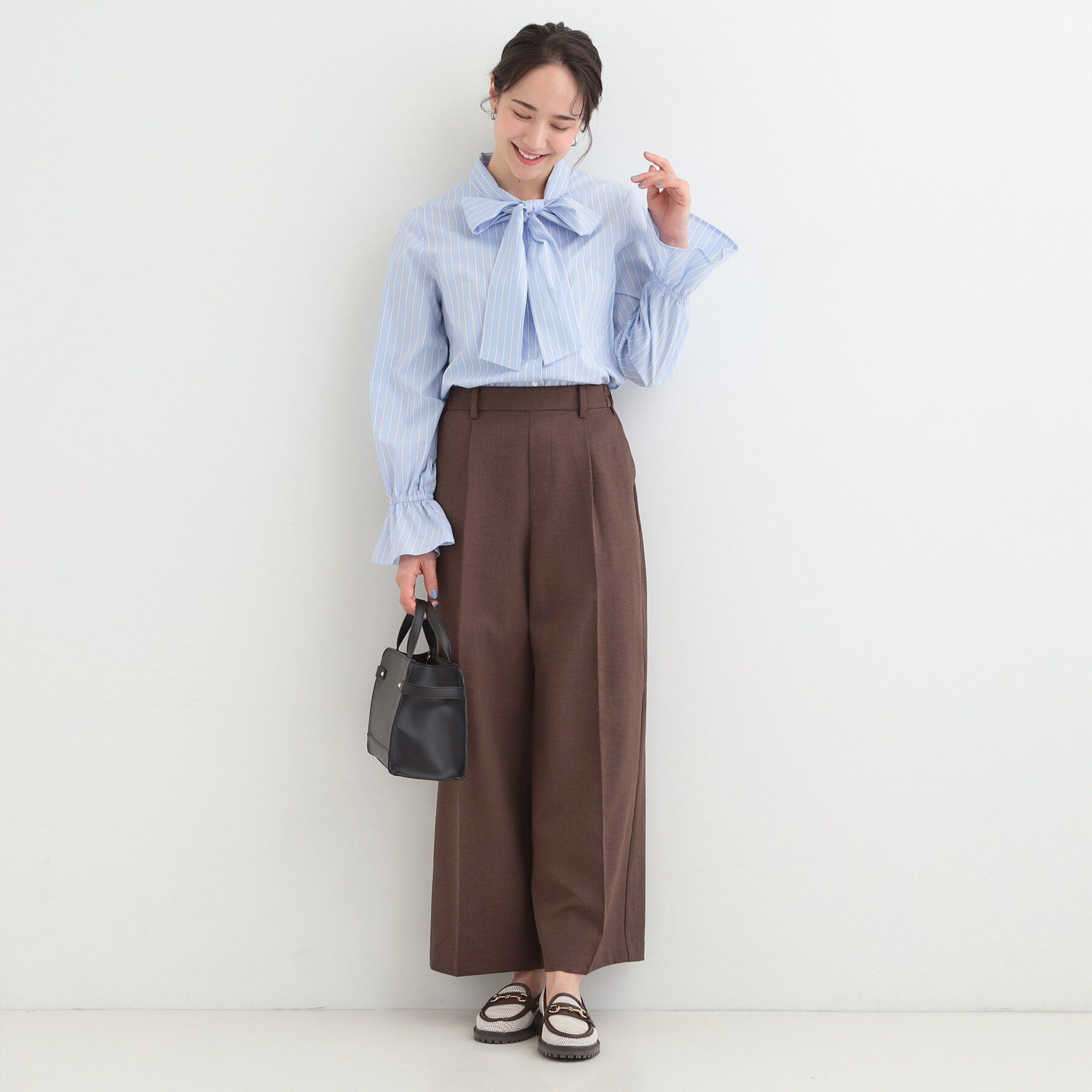 SHOO･LA･RUE「【洗濯後シワになりにくい/UV/S-LL】シンプルで使いやすい　キャンディースリーブ リボンブラウス」|シャツ・ブラウス|