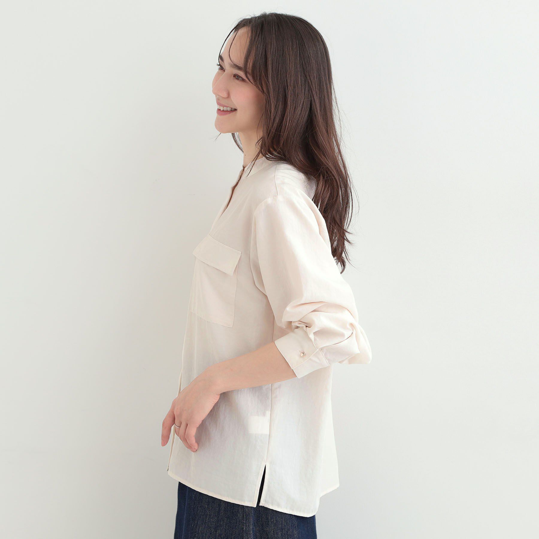 SHOO･LA･RUE「【イージーケア/S-LL/UV】きれいめにもラフにも　ダブルフラップポケットバンドカラーシャツ」|シャツ・ブラウス|