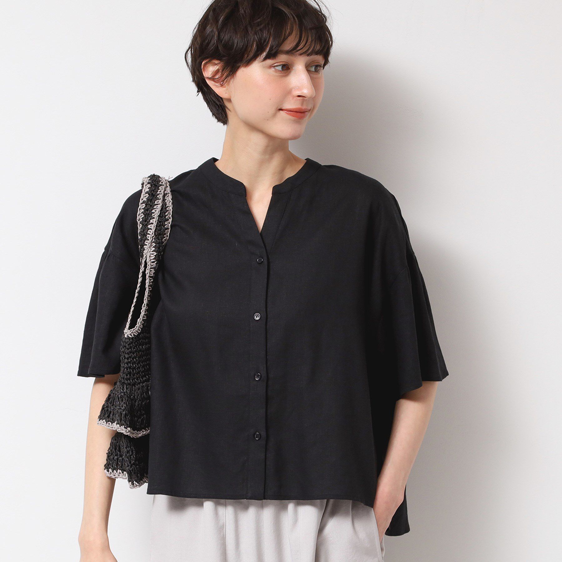 Dessin「【二の腕カバー・洗える】リネンブレンド袖切り替えブラウス」|シャツ・ブラウス|ブラック(019)