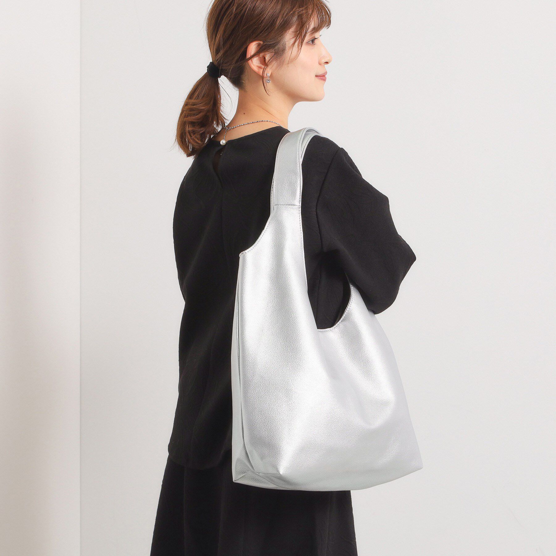 ITS&rsquo;DEMO「【A4対応】ソフトラウンド肩かるトート」|トートバッグ|