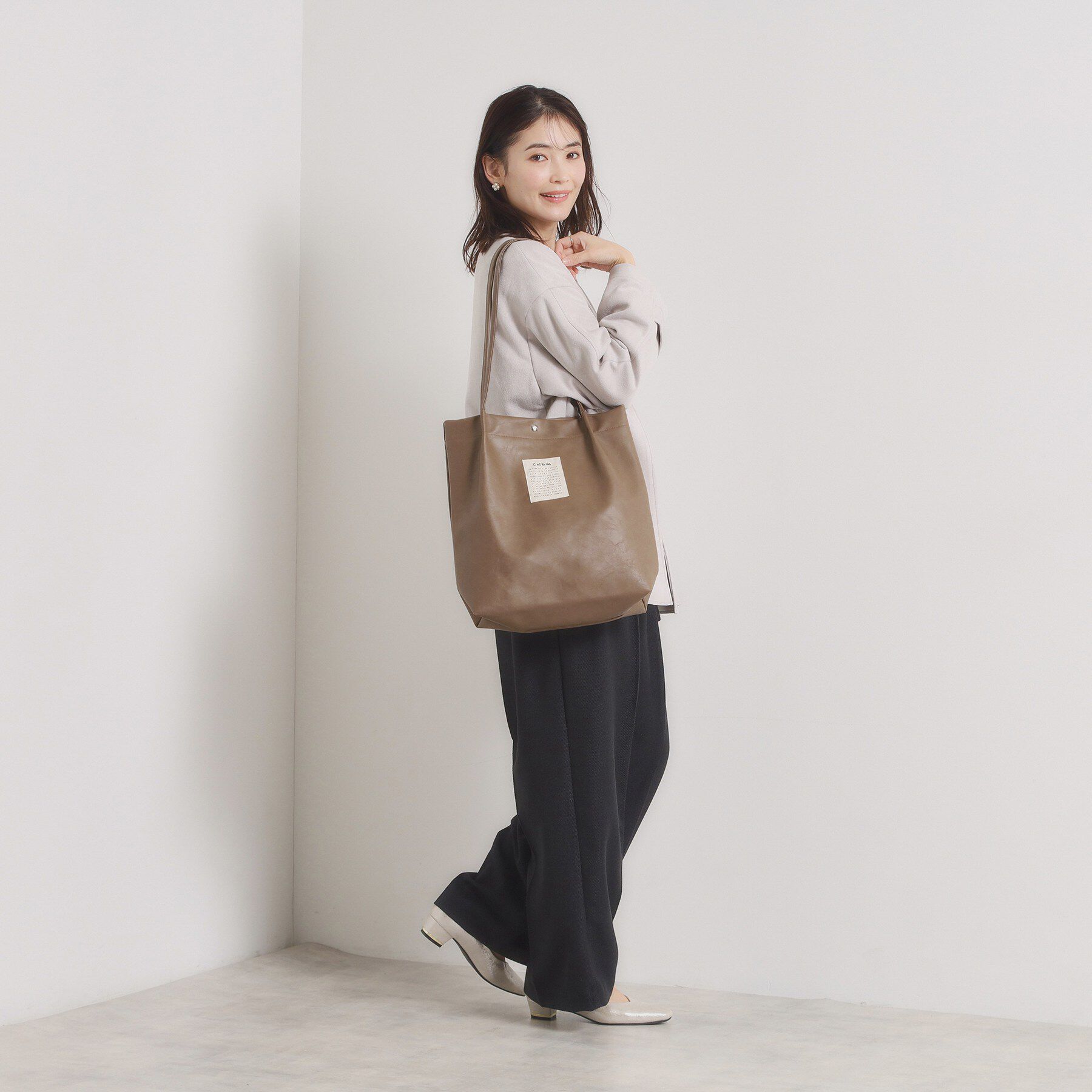 ITS&rsquo;DEMO「【A4対応】合皮ハンドルタックトート」|トートバッグ|