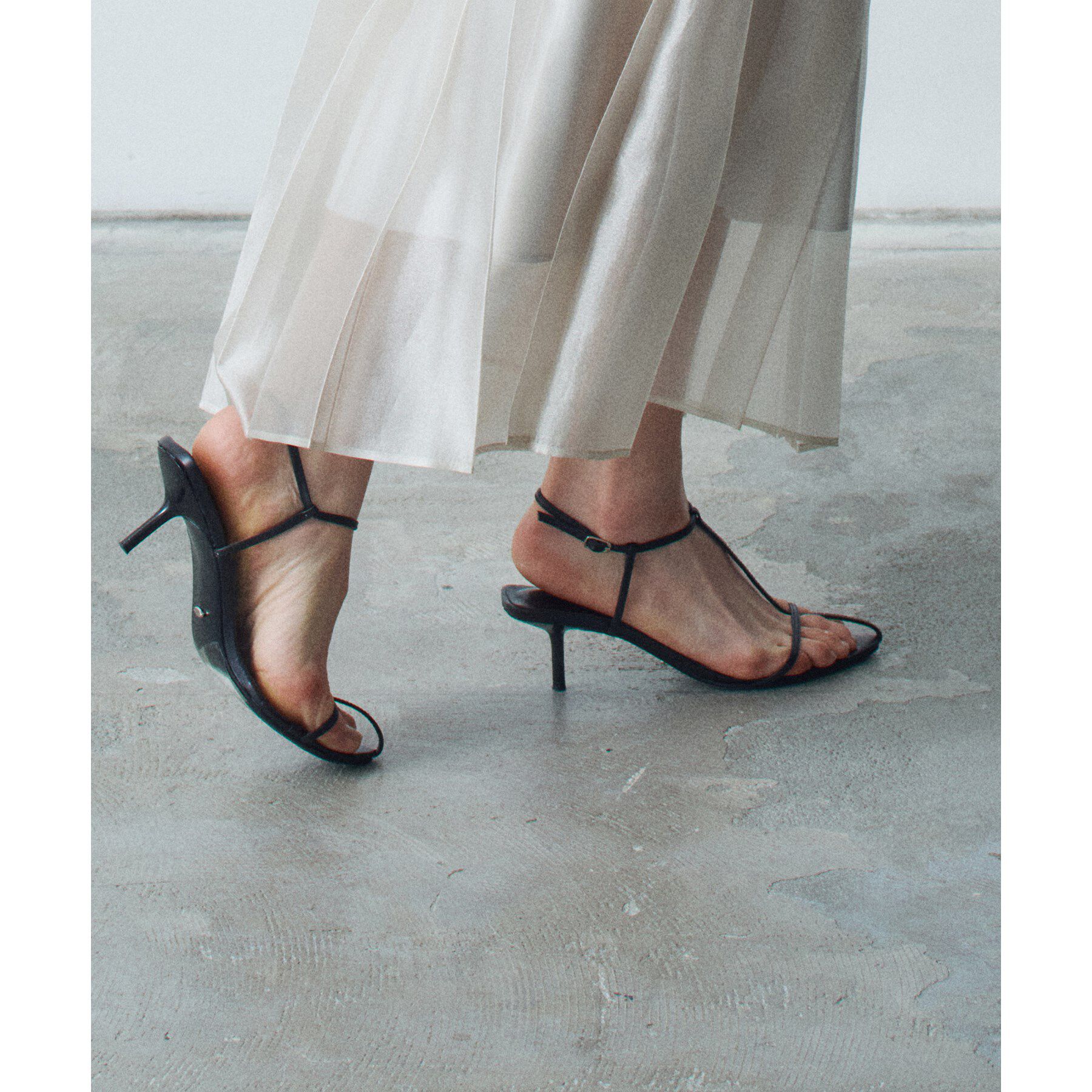 CODE A「tony bianco｜FAST HEELS」|サンダル|ブラック(019)