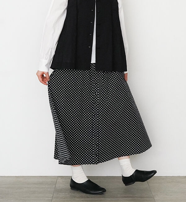 オオカミとフクロウ「フクロウと通り雨のカヌレ」|スカート|