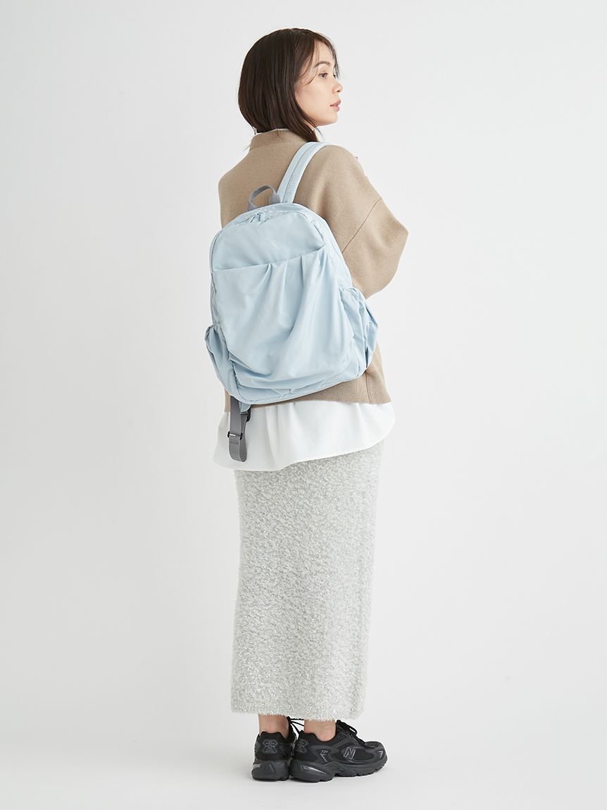 emmi atelier「【ONLINE限定カラー】eco 撥水ギャザーボディーバックパック」|リュック|