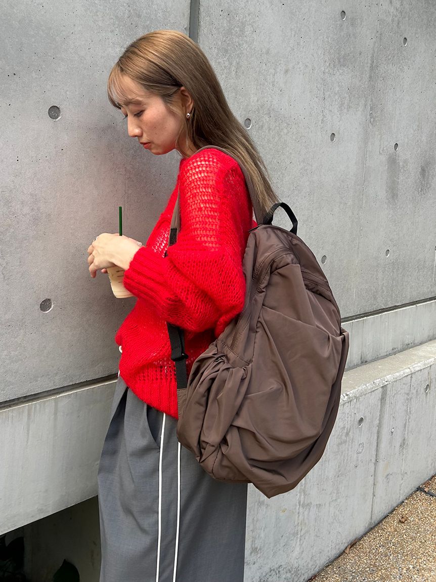 emmi atelier「【ONLINE限定カラー】eco 撥水ギャザーボディーバックパック」|リュック|