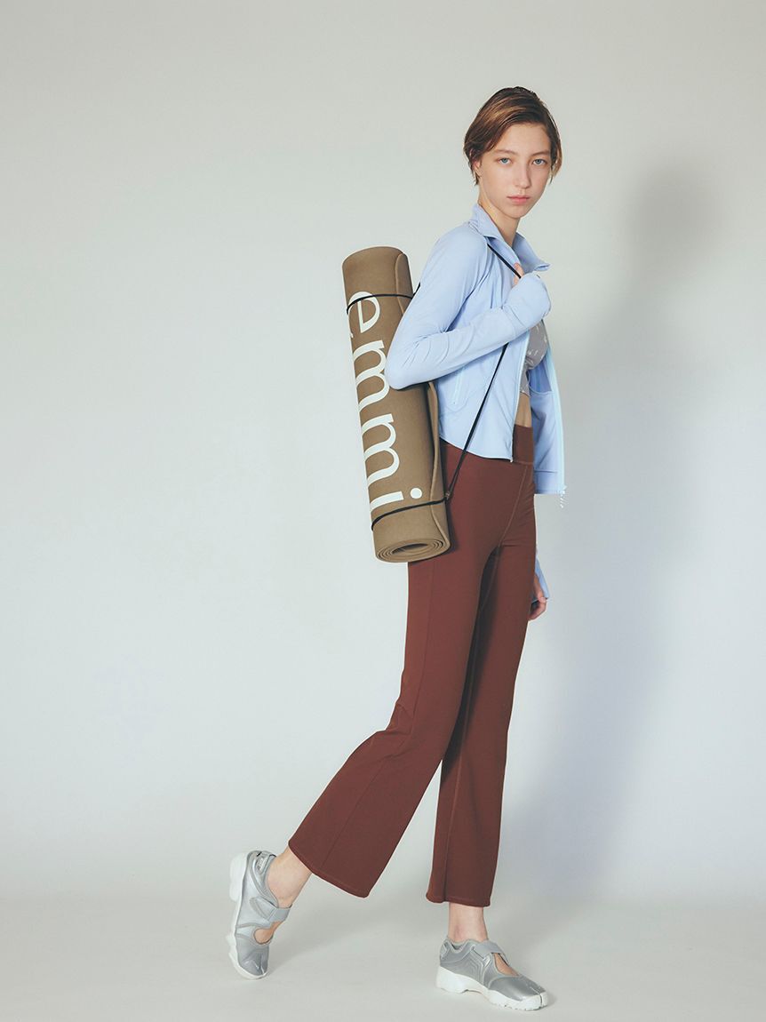 emmi yoga「サステナレッチUnity フットネスジャケット」|アウトドア|BLU