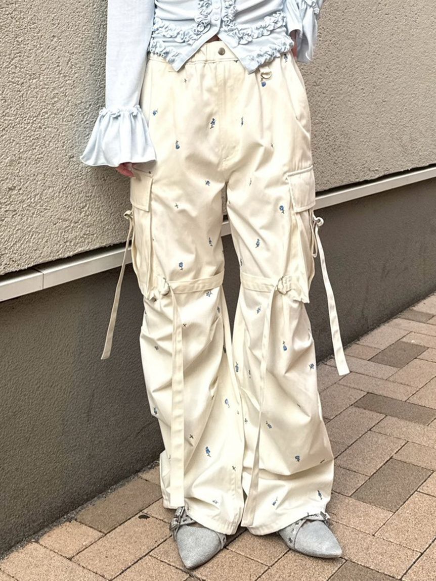 FURFUR「【WEB・一部店舗限定カラー】フラワー刺繍カーゴパンツ」|チノ|IVR