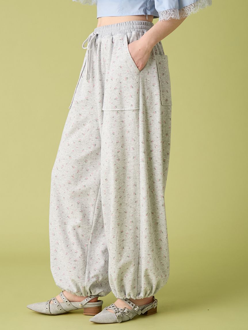 FURFUR「【限定カラー】ミニフラワープリントスウェットパンツ」|チノ|