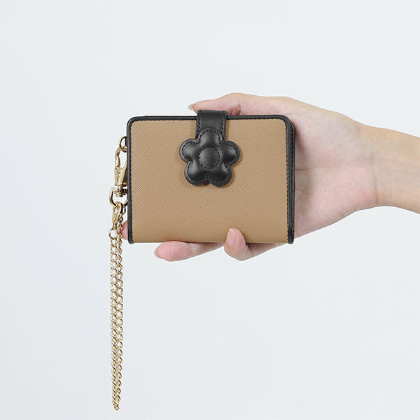 MARY QUANT「デイジーパッチスナップ2 パスケース」|定期入れ|