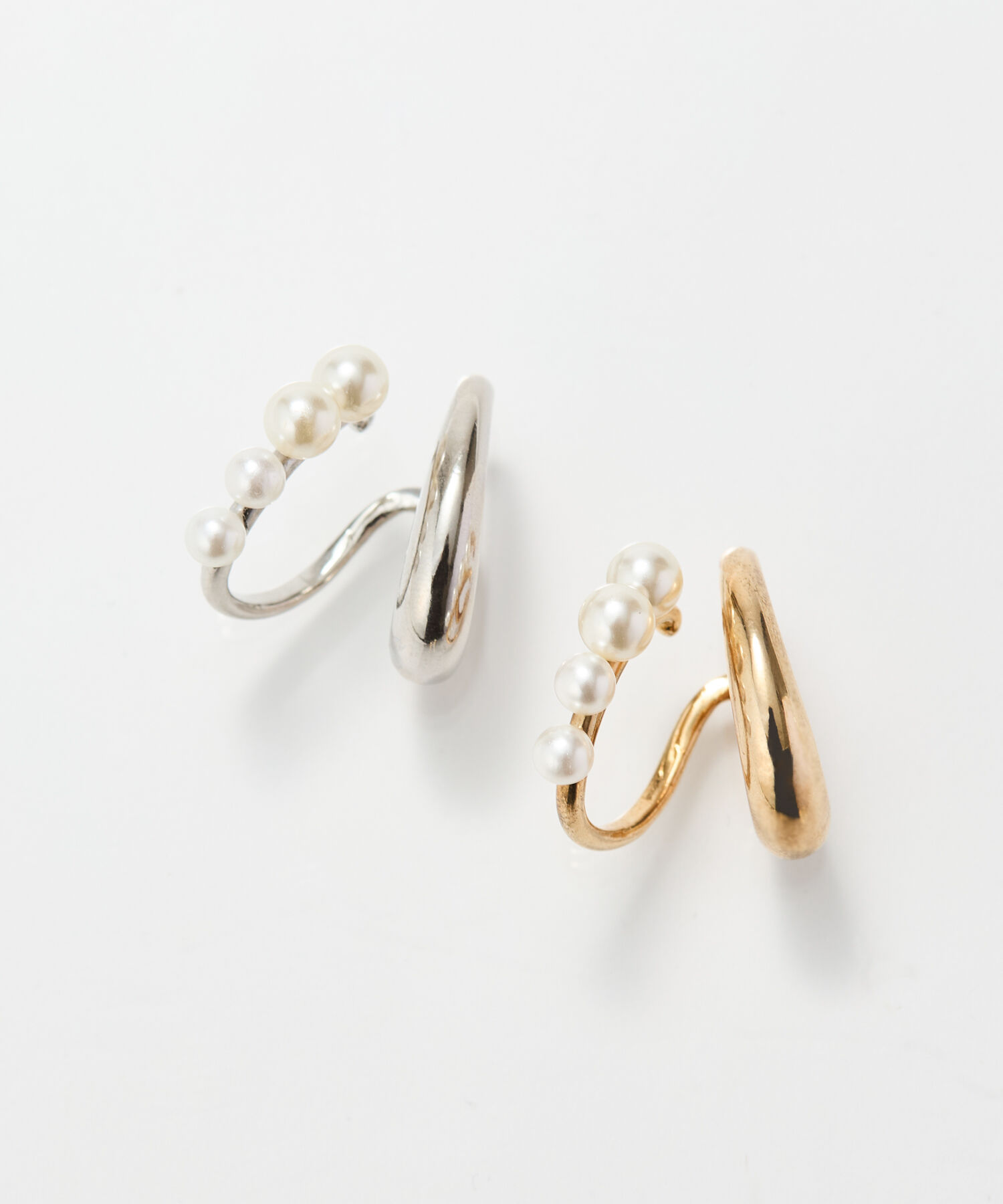 Phoebe「【シリーズ累計販売10000点突破！】ドレッシングパールイヤーカフ　ゴールド」|イヤーカフ|