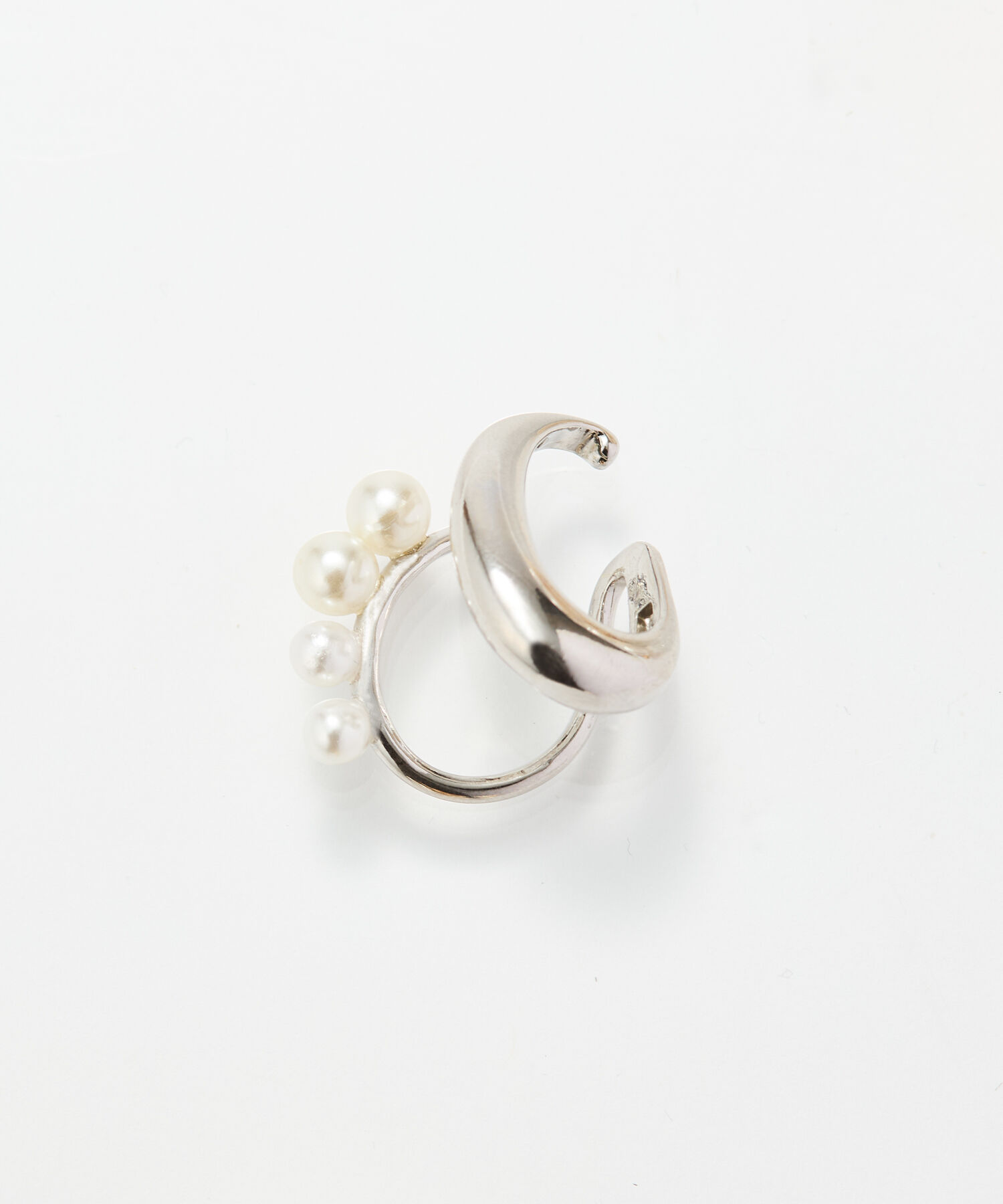 Phoebe「【シリーズ累計販売10000点突破！】≪雑誌掲載≫ドレッシングパールイヤーカフ　シルバー」|イヤーカフ|