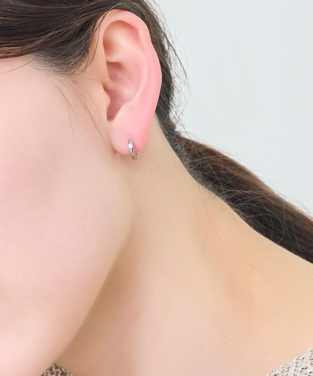 Phoebe「【金属アレルギー対応】ワンタッチメタルフープミニピアス　シルバー/サージカルステンレス」|ピアス|