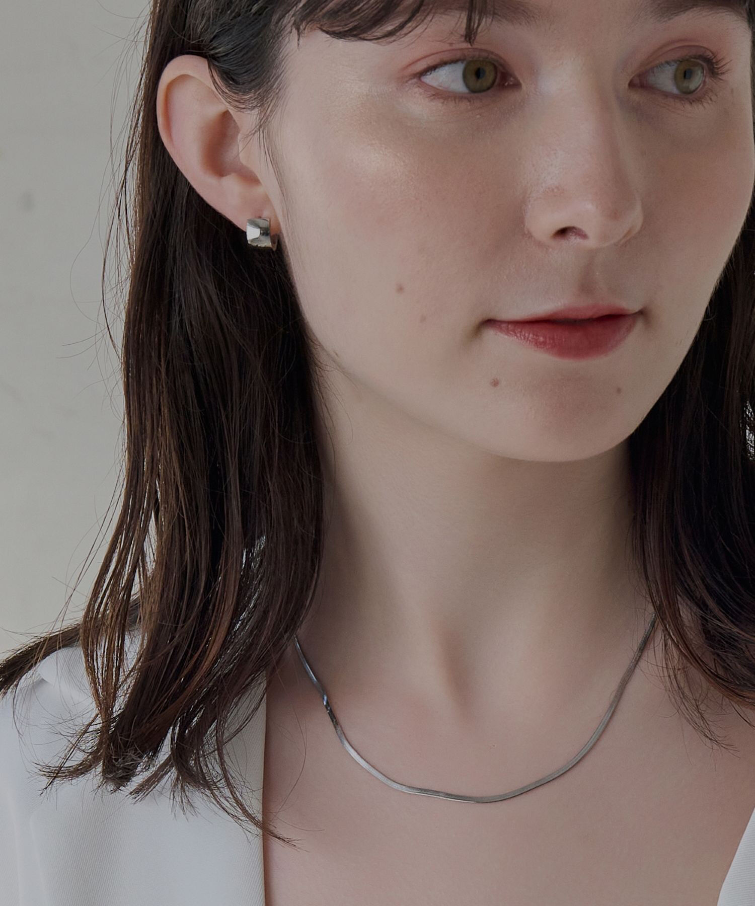 Phoebe「【金属アレルギー対応】ワンタッチワイドフープミニピアス　シルバー/サージカルステンレス」|ピアス|