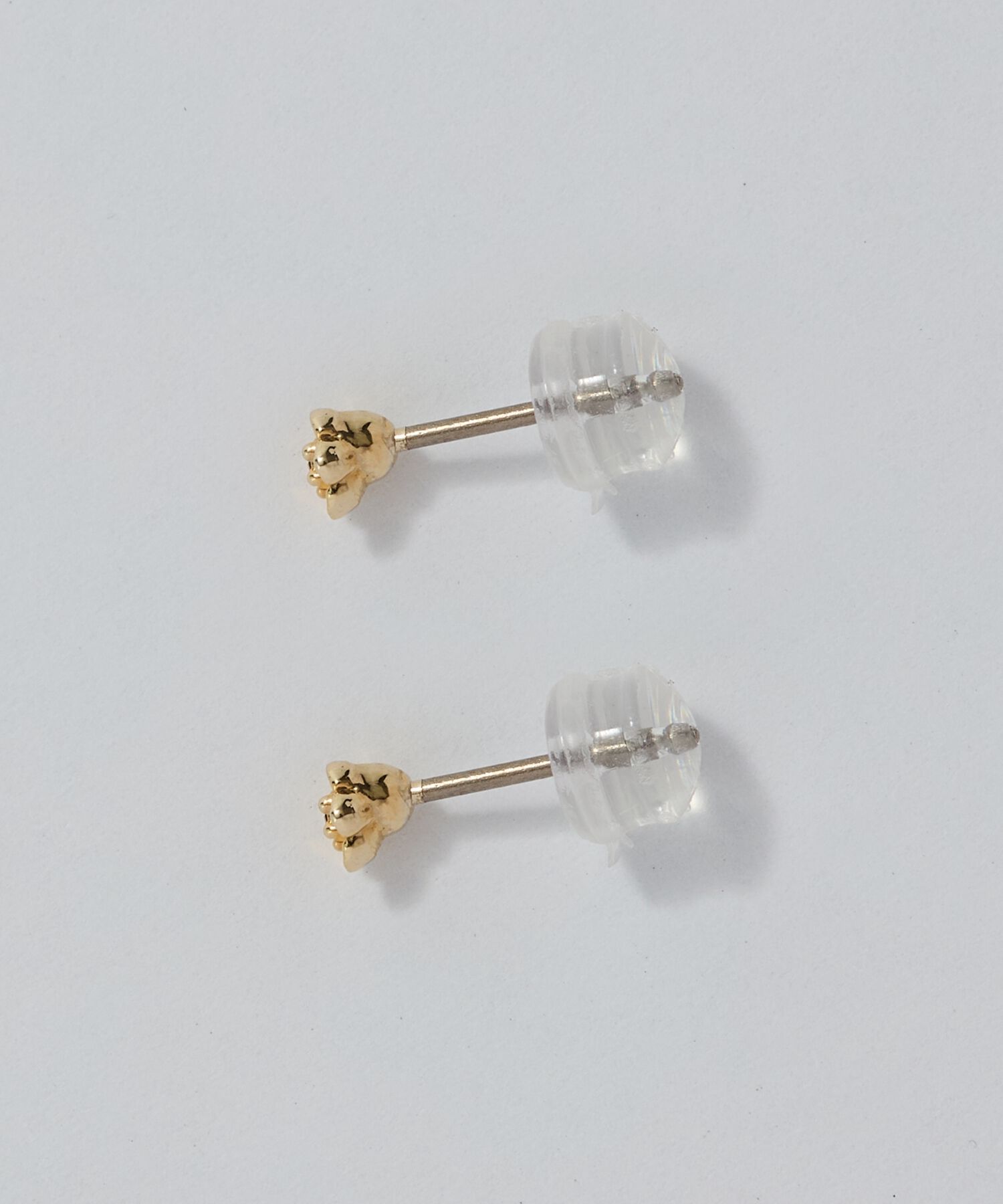 Phoebe「【金属アレルギー対応】プチフラワービジュースタッドピアス　オレンジ」|ピアス|