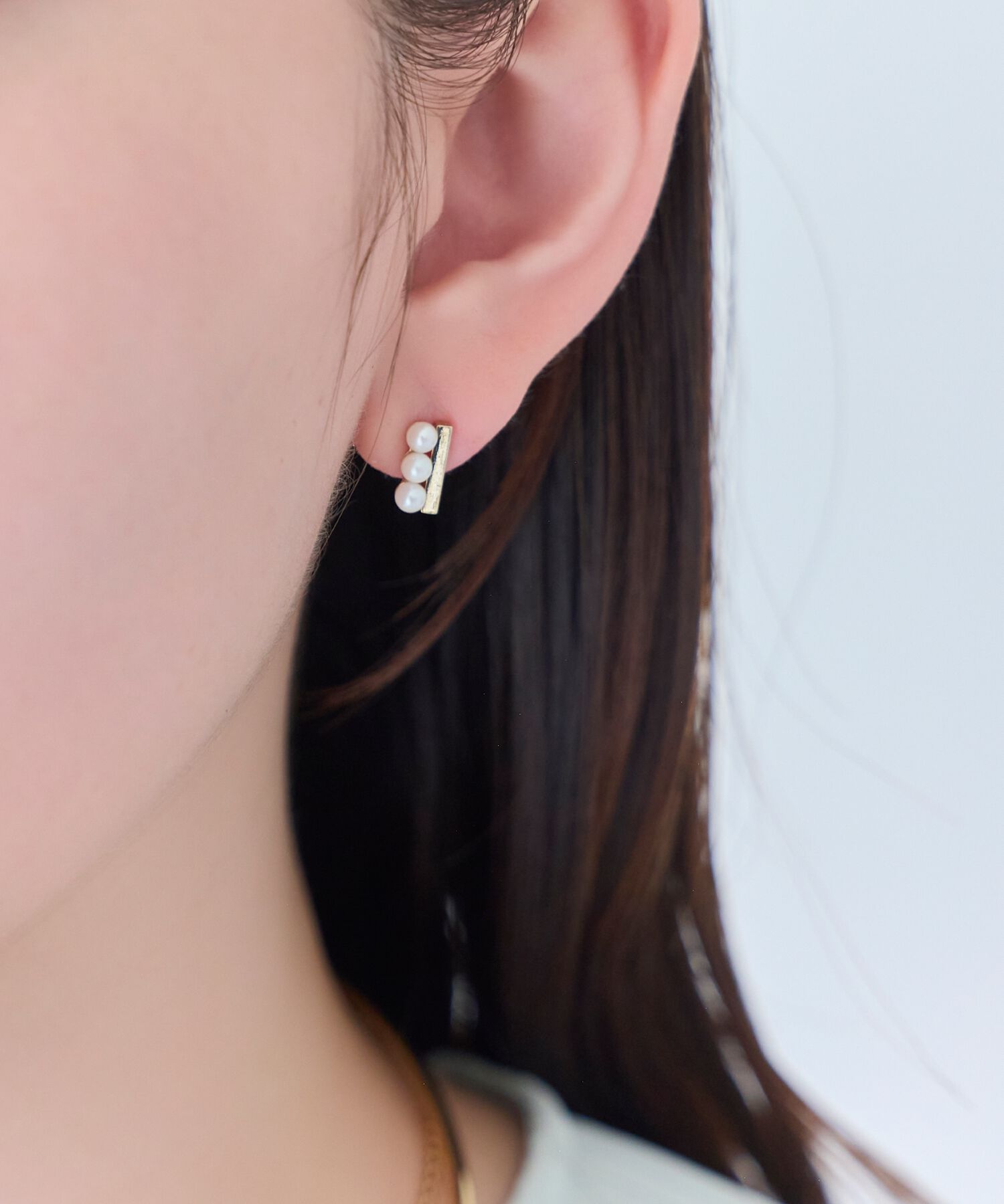 Phoebe「【痛くないシリーズ/金属アレルギー対応】パール＆バーライトフィットイヤリング　ゴールド」|イヤリング|