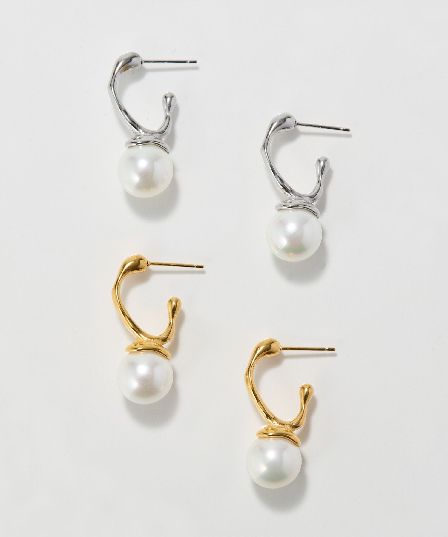 Phoebe「≪雑誌掲載≫【金属アレルギー対応】リップルパールフープピアス　シルバー/ステンレス」|ピアス|