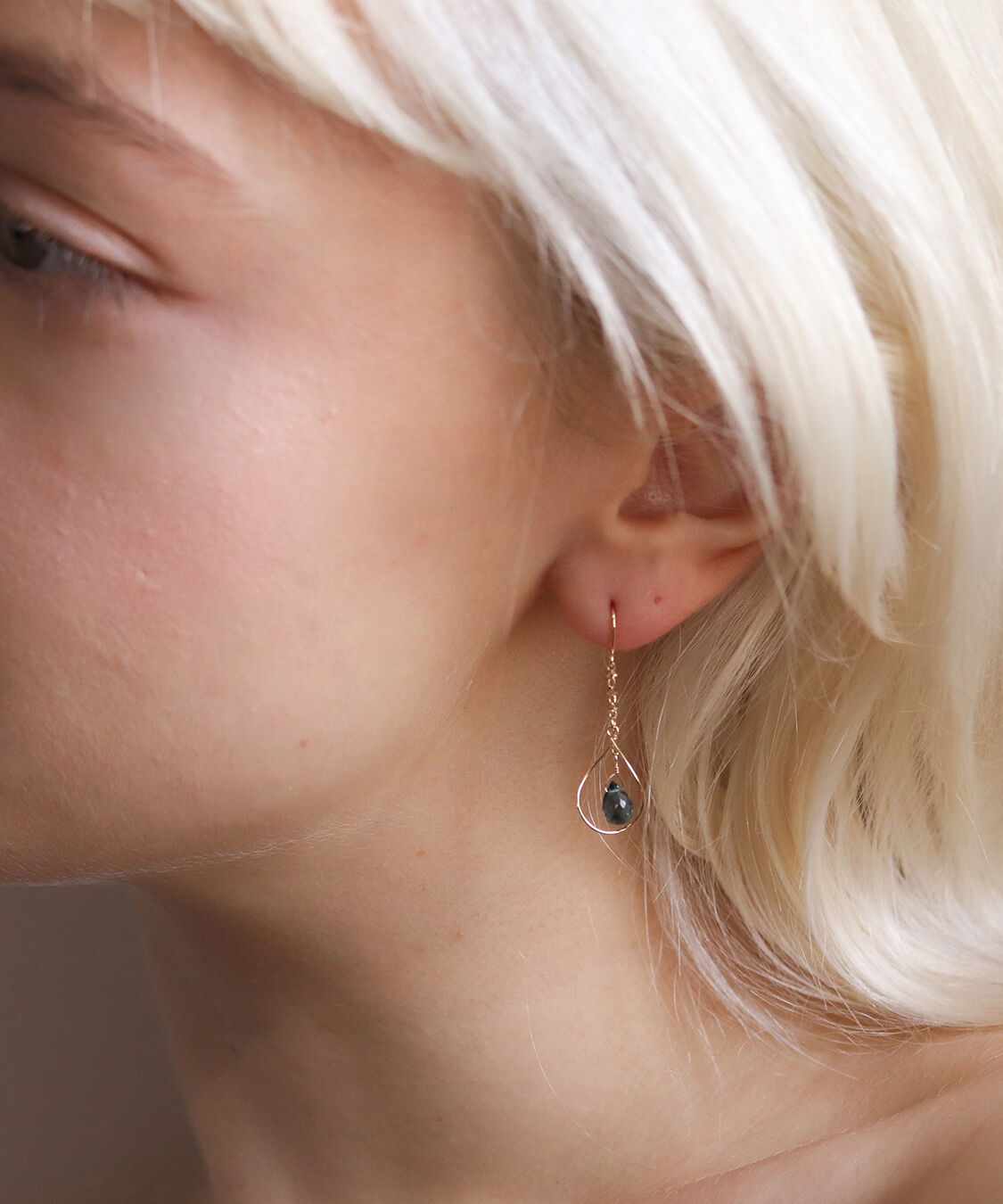  「ロンドンブルートパーズ フック ピアス | K10YG」|ピアス|