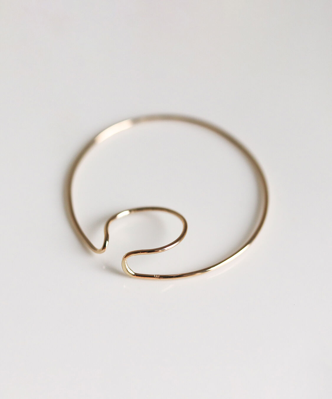  「ゴールド ラウンド イヤーカフ | K10YG 【片耳用】」|イヤーカフ|