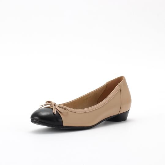 銀座かねまつ「SI240232SHPKIDBEGBLK　【定番】【本革】バレエパンプス」|パンプス|ベージュ&times;ブラック