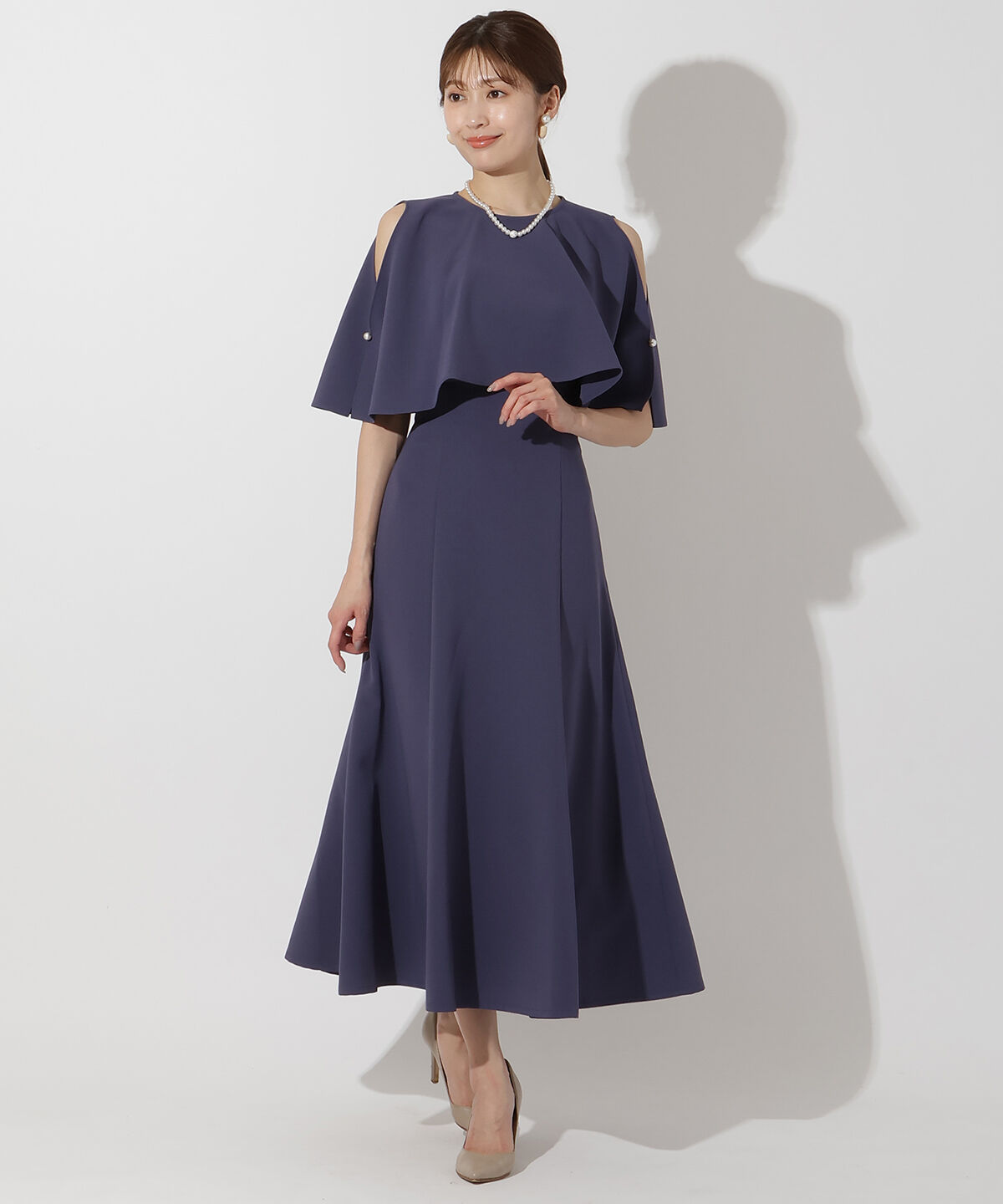 アンドクチュール「ケープレイヤードクルーネックドレス」|ドレス|