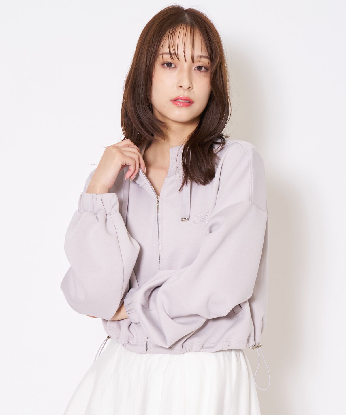 アンドクチュール「ロゴ刺繍ZIPパーカー」|パーカー|