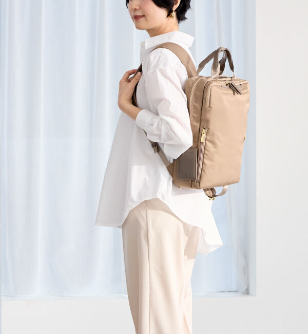 ace.「ace. フィッテム ビジネスリュック レディースビジネス A4 / 13.3インチPC収納 68681」|リュック|ベージュ