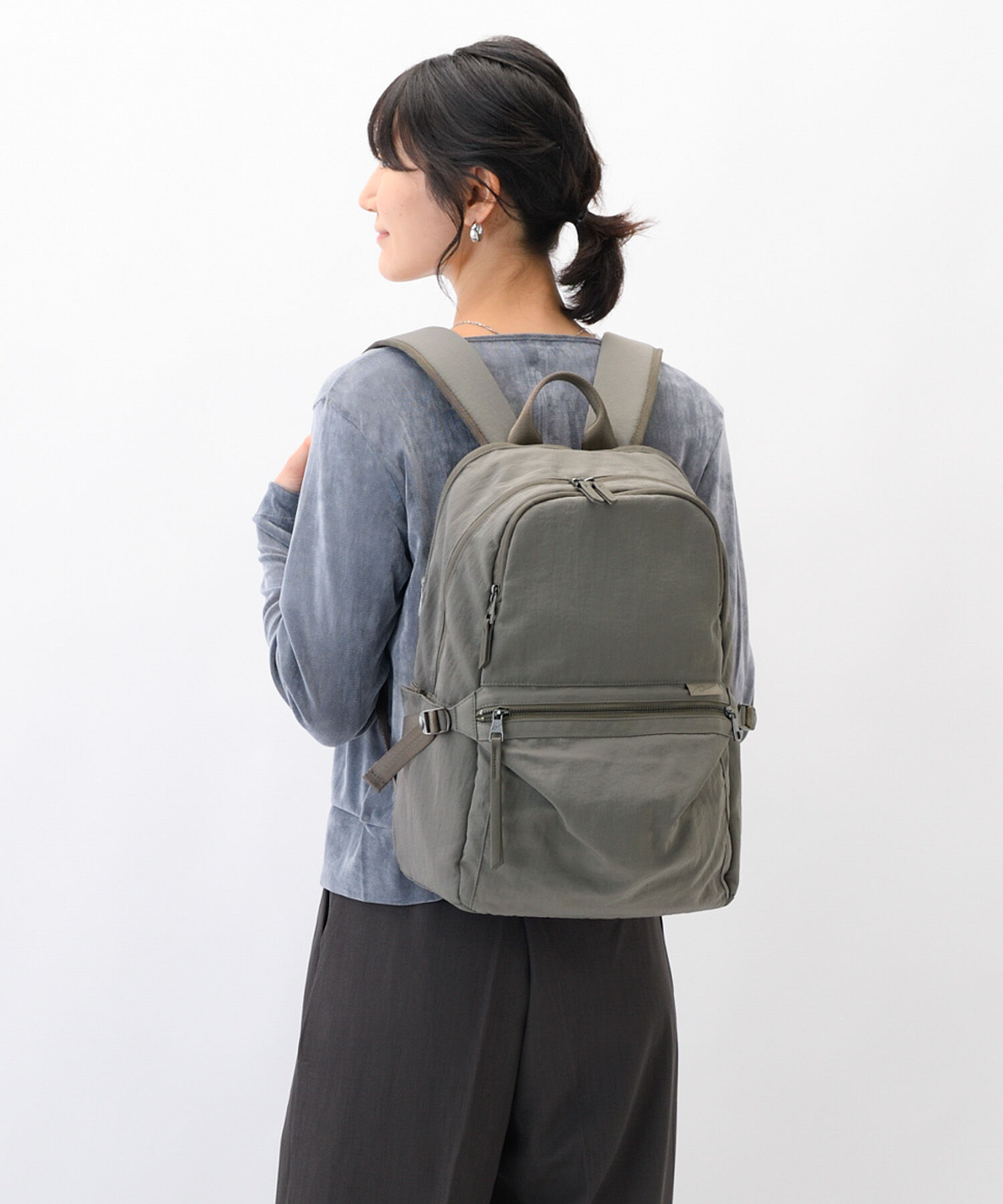 W&.Day/Night「W&.Day/Night ダブルアンドデイナイト キルッコ リュックサック A4サイズ 14.0インチPC収納 19145 バッグ」|リュック|ウォームグレー