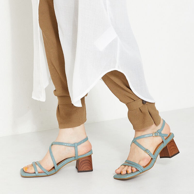 ORiental TRaffic「【アウトレット価格】スクエアトゥ型押しストラップサンダル/31227 サンダル カジュアル 人気 トレンド」|サンダル|