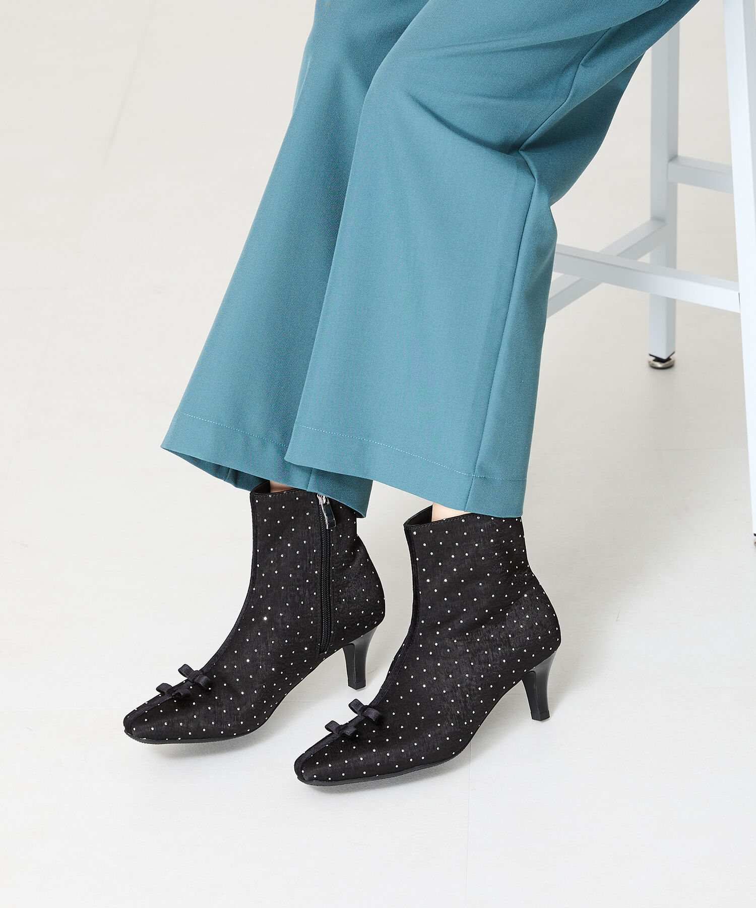 ORiental TRaffic「リボンモチーフラインストーンヒールブーツ/41436」|ショートブーツ|