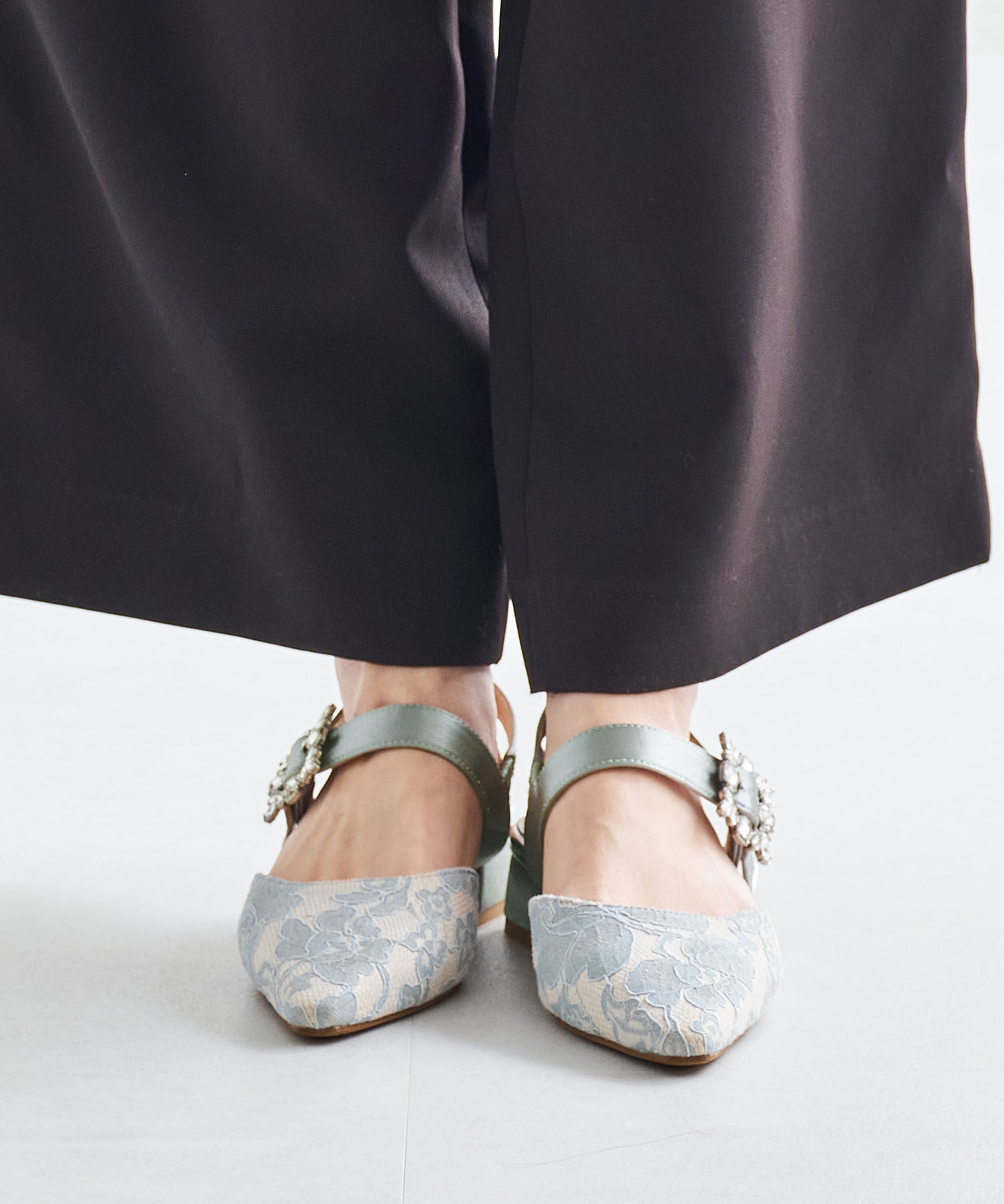 ORiental TRaffic「【オケージョン】ビジューバックストラップローヒールパンプス/MOR111」|パンプス|